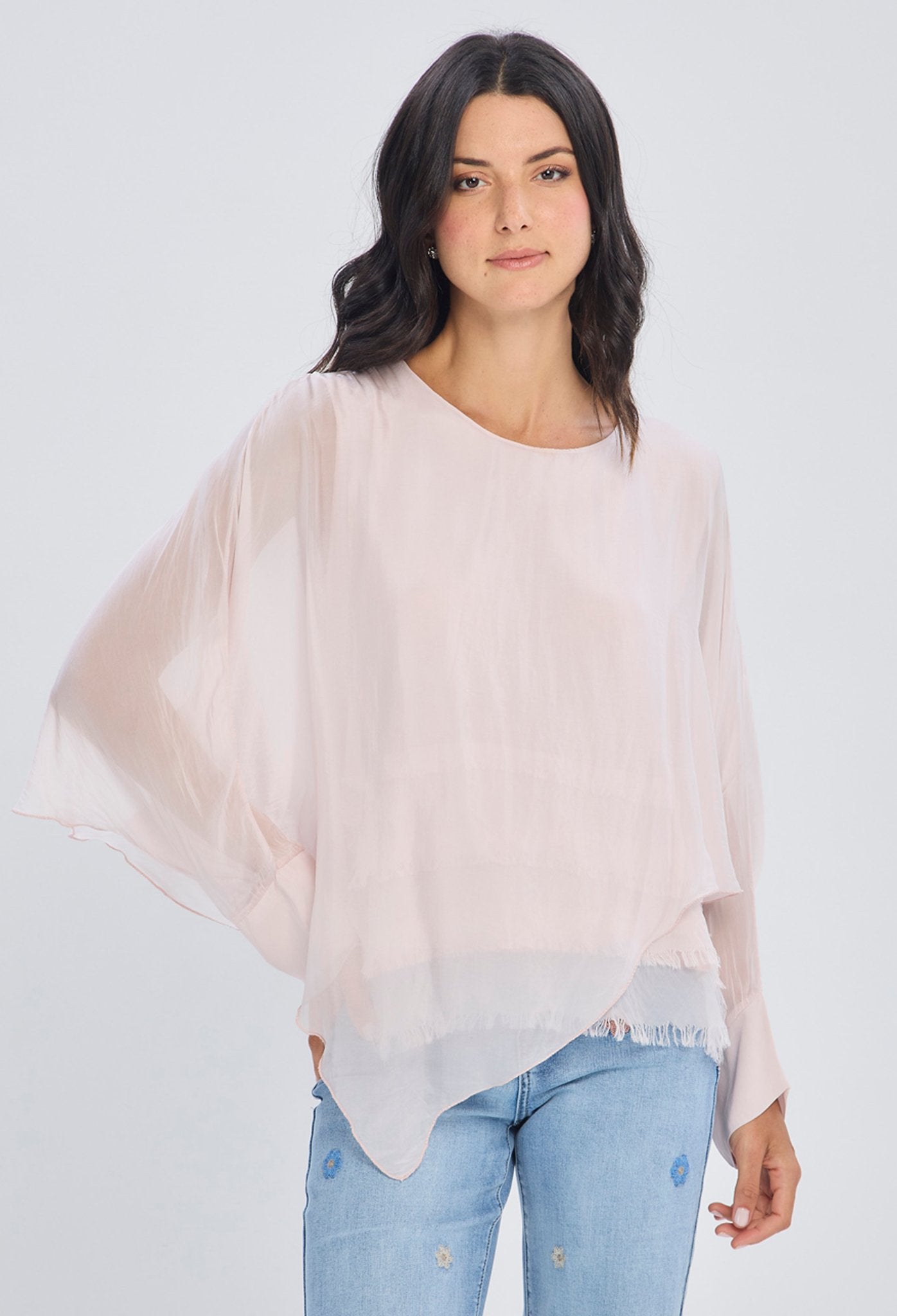 Blusa tipo capa fluida rosado pastel semitransparente manga caída bajo asimétrico en viscosa para mujer