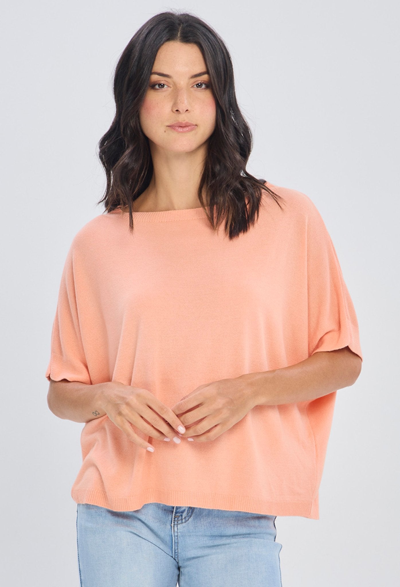 Blusa Cuello Barco Manga Corta NEW