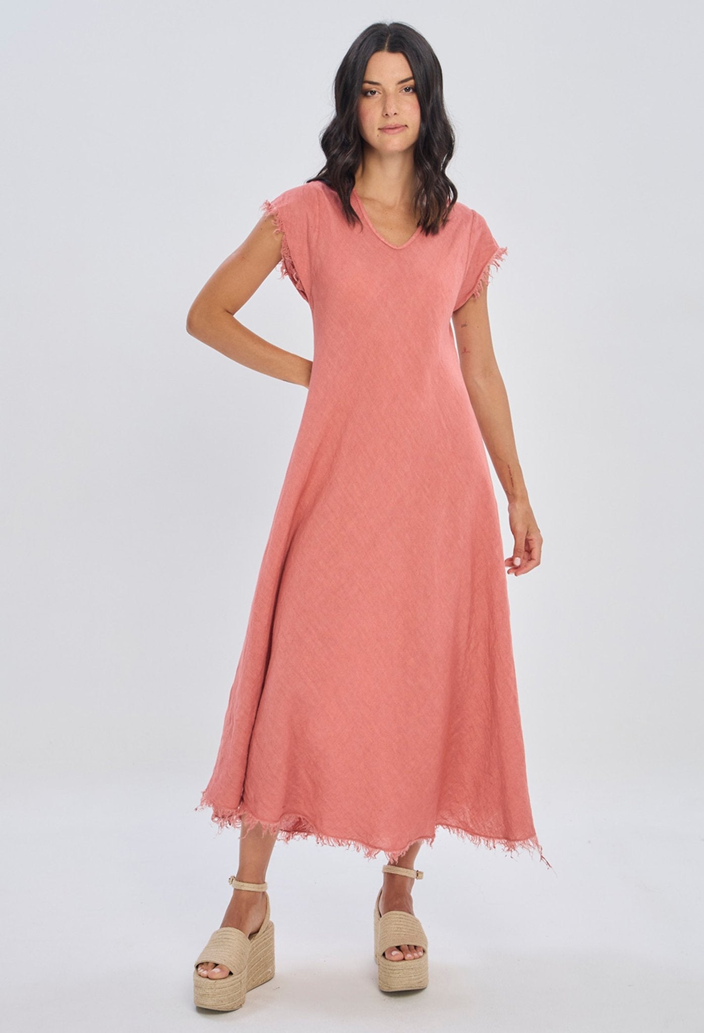 Vestido midi con flecos en mangas y bajo corte evasee para mujer BYBLA - NARANJAS