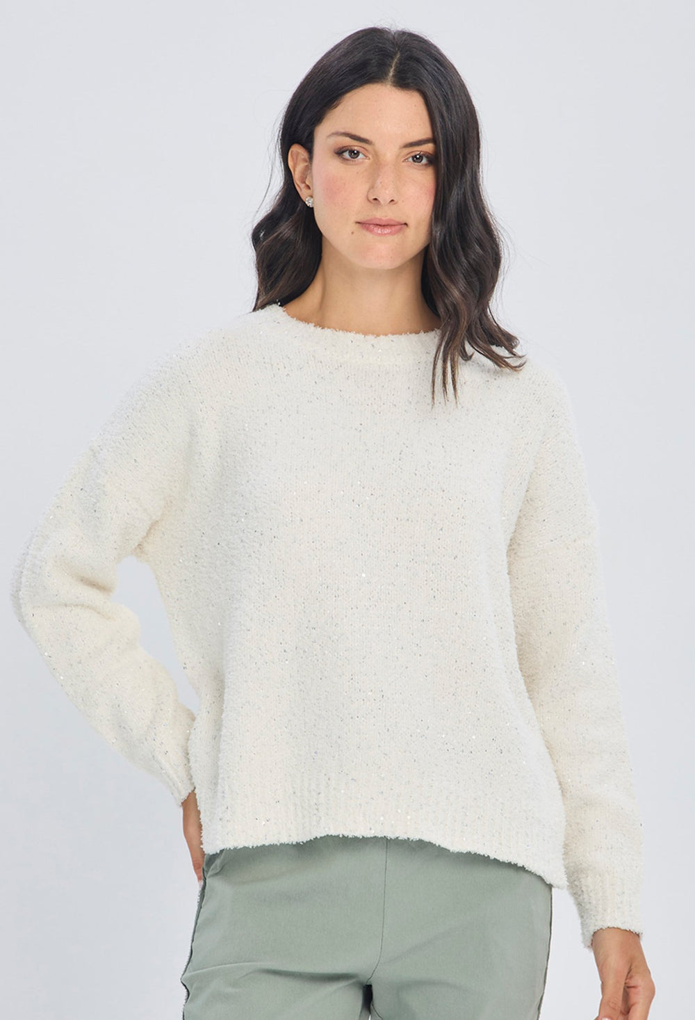 Buzo tejido boucle beige con lentejuelas integradas en viscosa y elastano con mangas largas