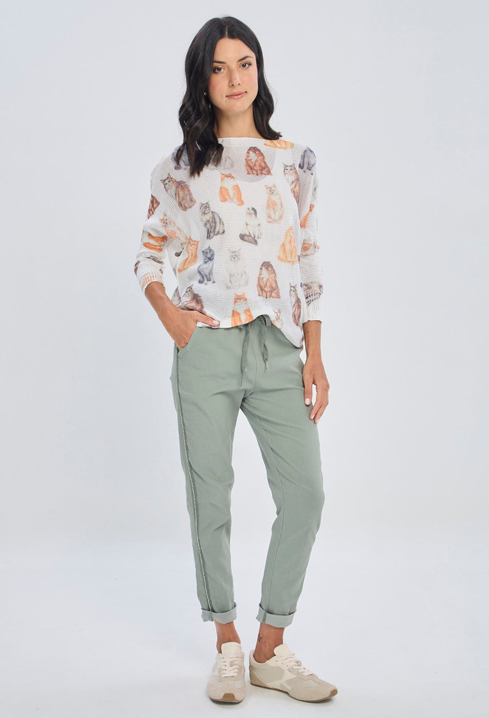 Pantalón jogger verde en lino y viscosa con bolsillos cargo y cintura con cordon ajustable