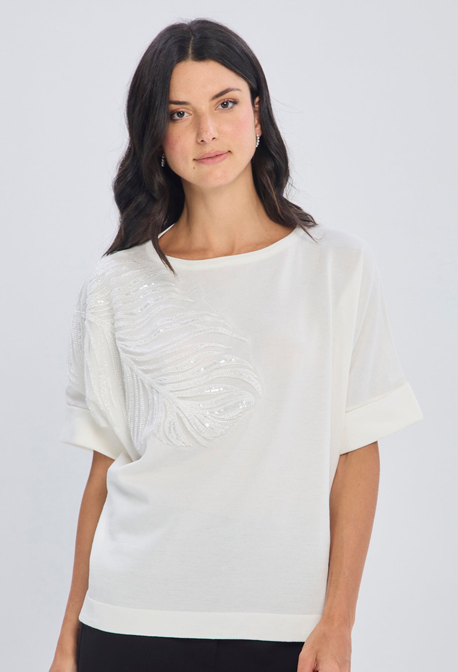 Blusa blanca viscosa cuello V con caída sedosa para mujer - vista 2