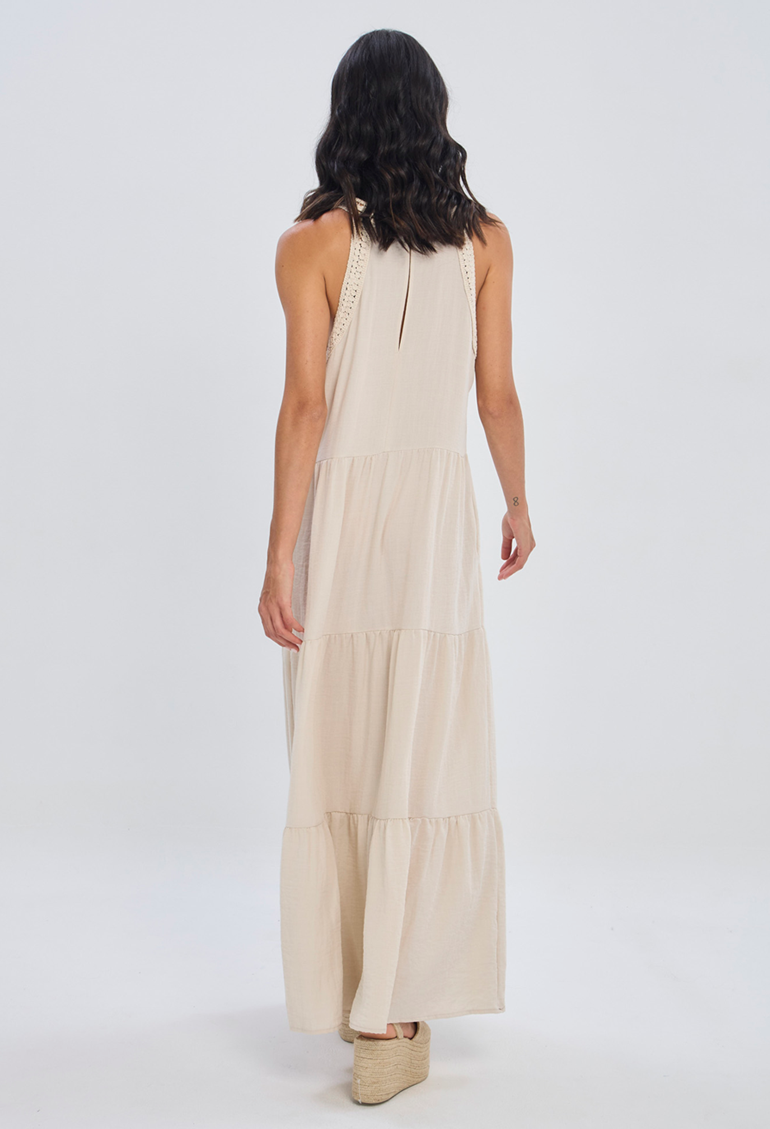 Vestido largo beige fluido en viscosa escote V para mujer elegante - vista 5