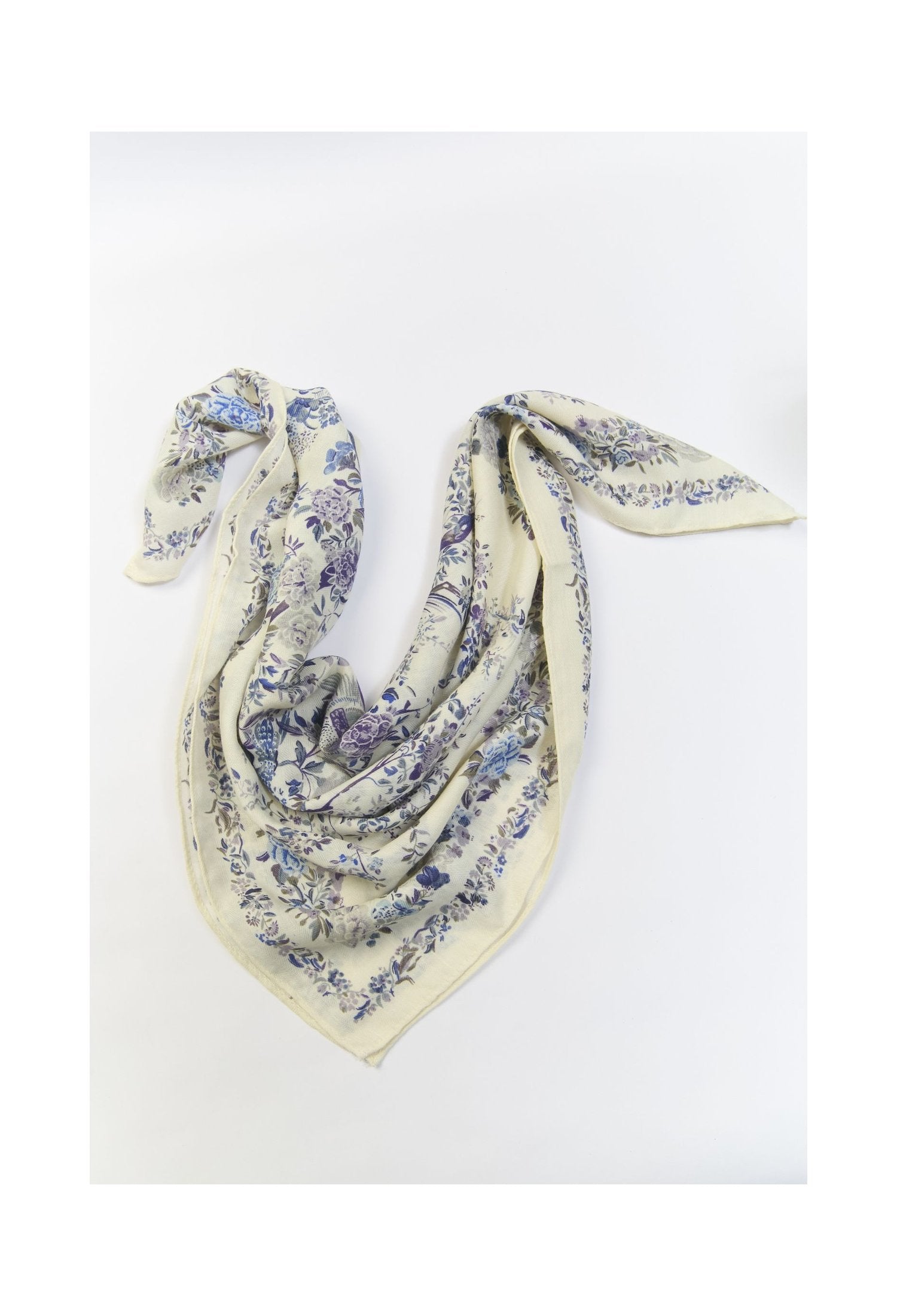 Pañoleta multiuso beige con detalles azules