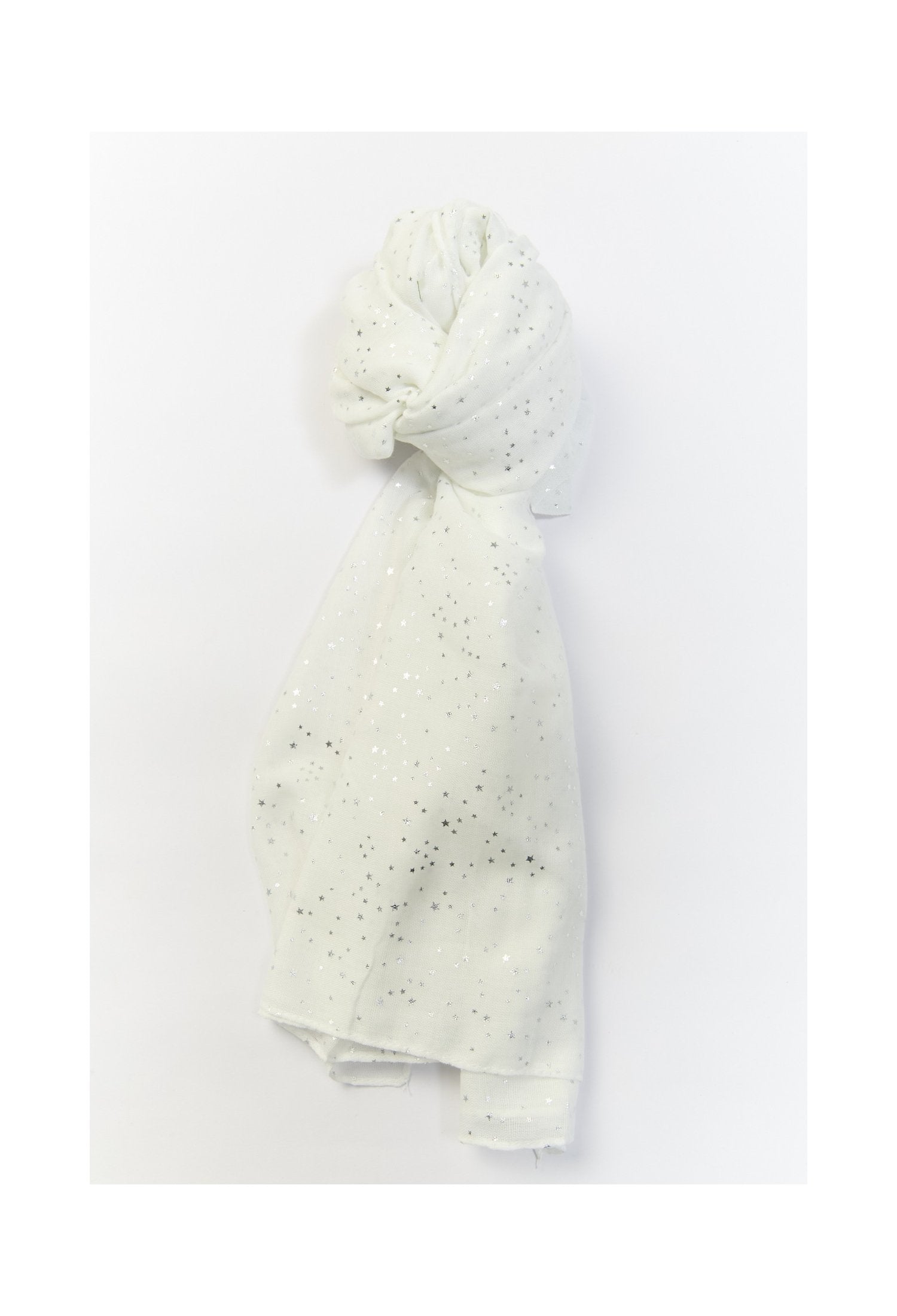 Chalina larga blanca con hilo plateado