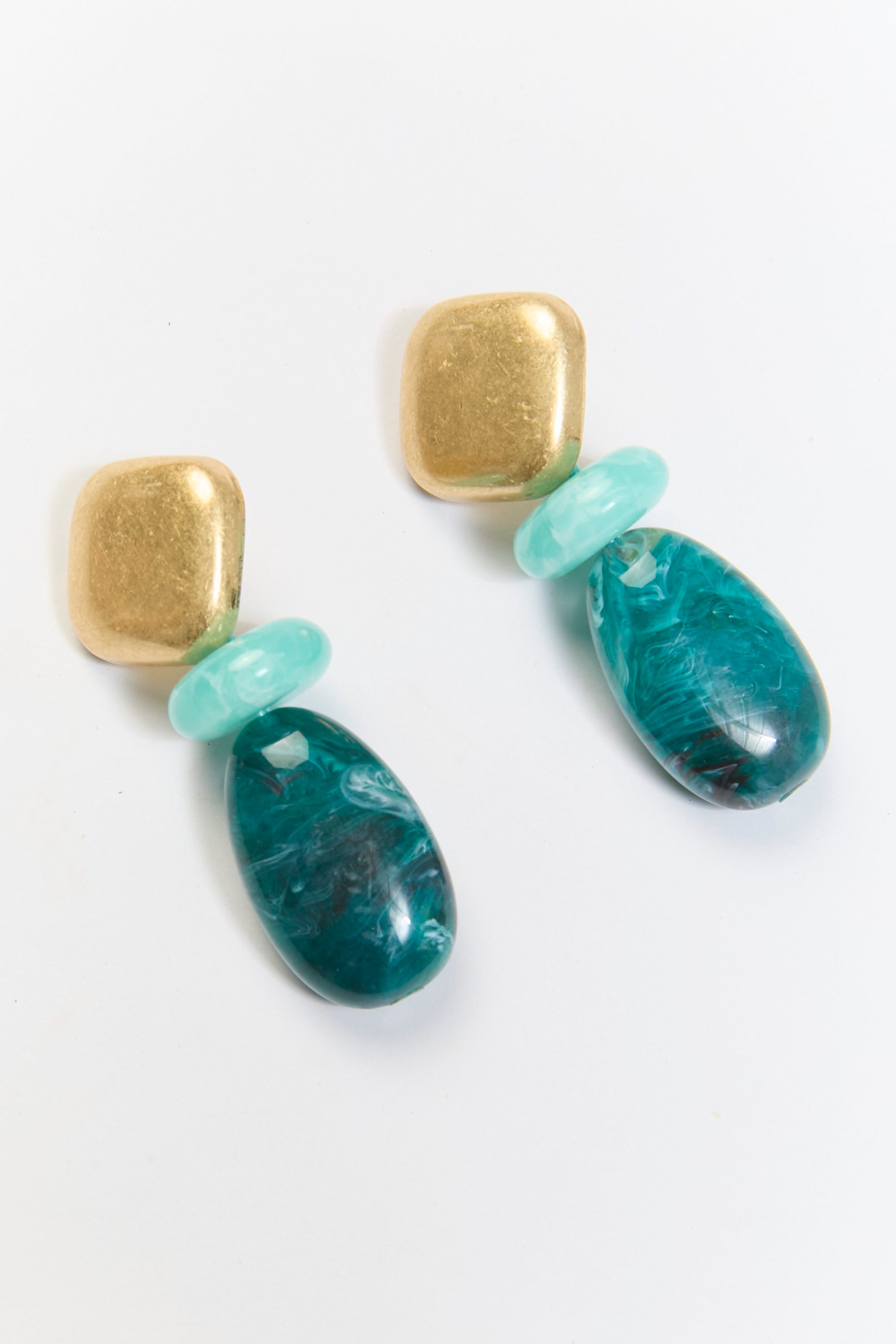 Aretes Colgantes Gota Resina Verde BYBLA
