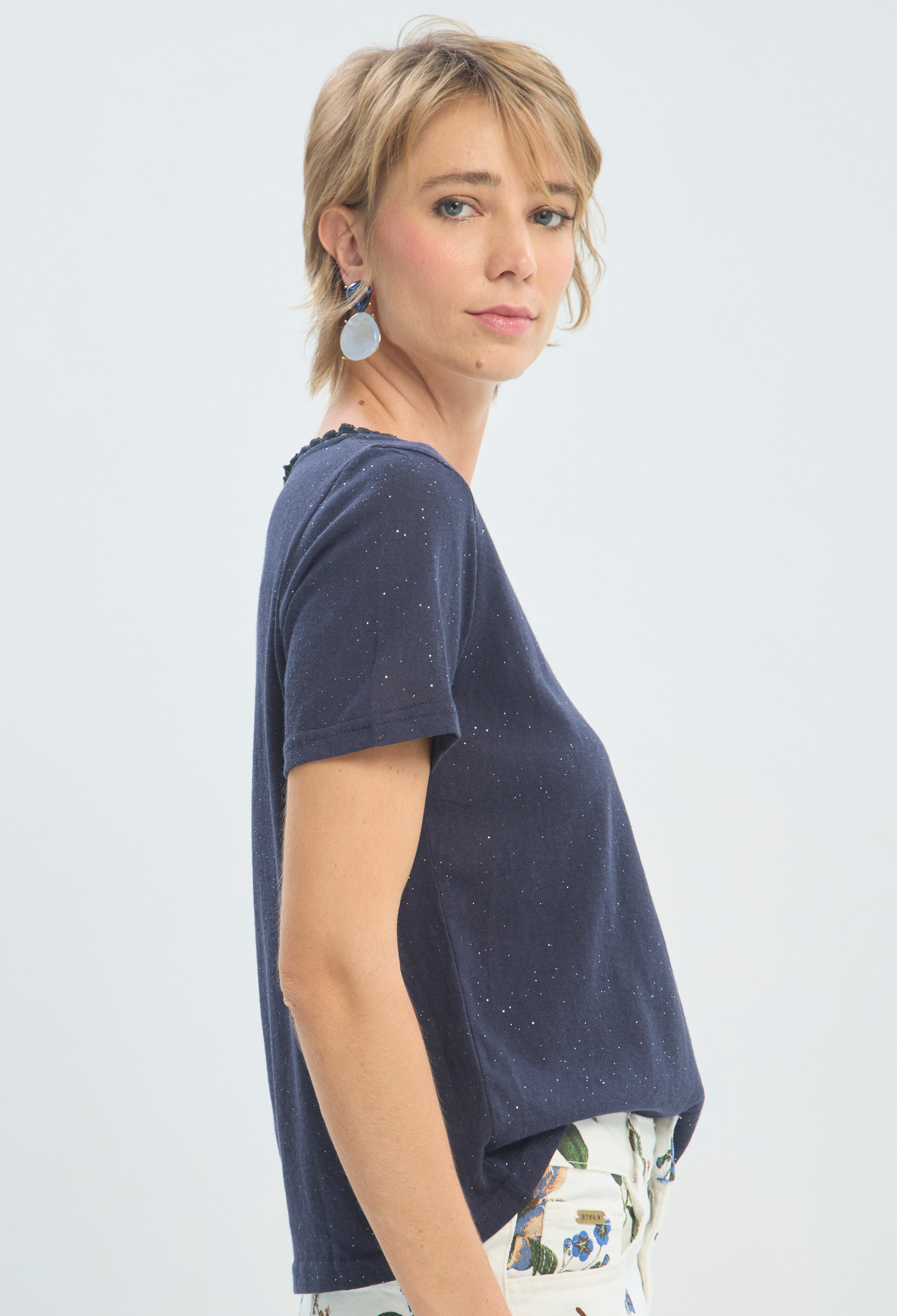 Blusa Manga Corta Azul Marino con Brillo BYBLA - vista 2