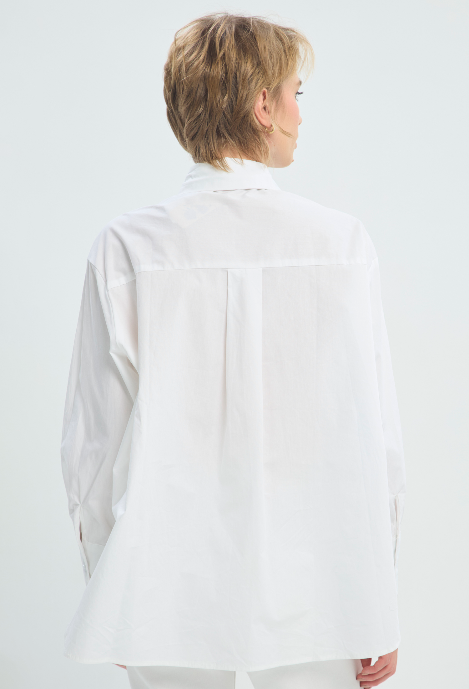 Blusa Manga Larga Blanca Botones Estrella BYBLA - vista 2