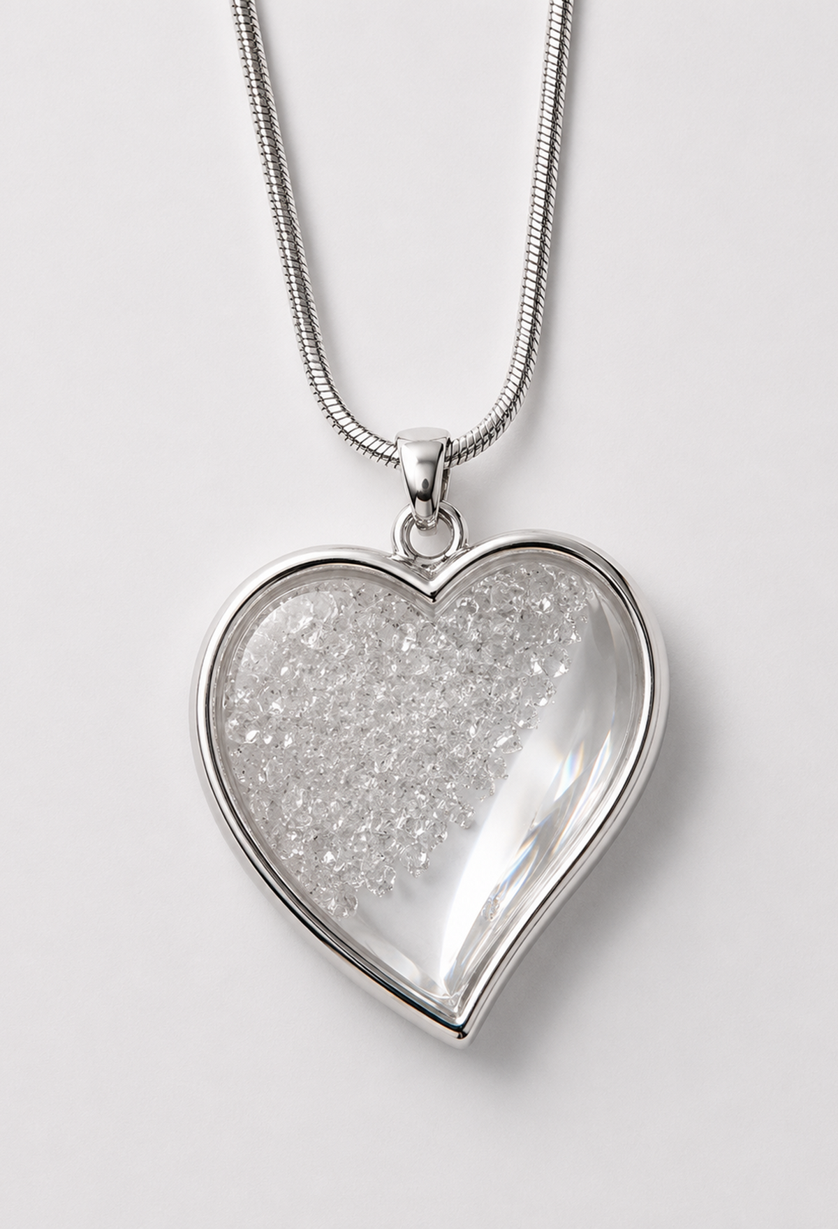 Collar con dije de corazón transparente relleno de cristales, en dorado o plateado - Plateados - vista 2