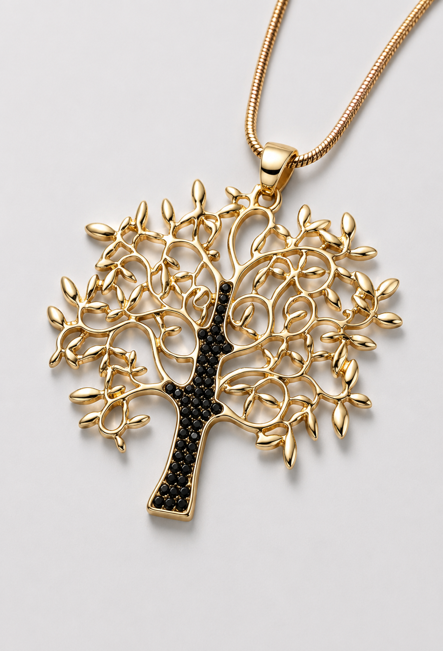 Collar largo de cadena dorada con dije de árbol de la vida y cristales negros - vista 2
