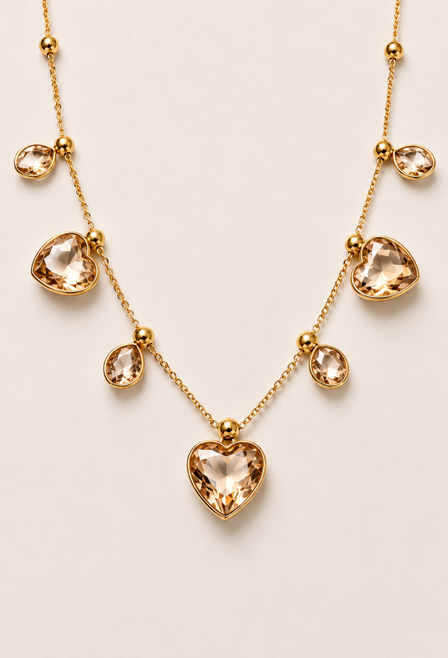Collar corto dorado con corazones de cristal colgantes - Dorados - vista 2