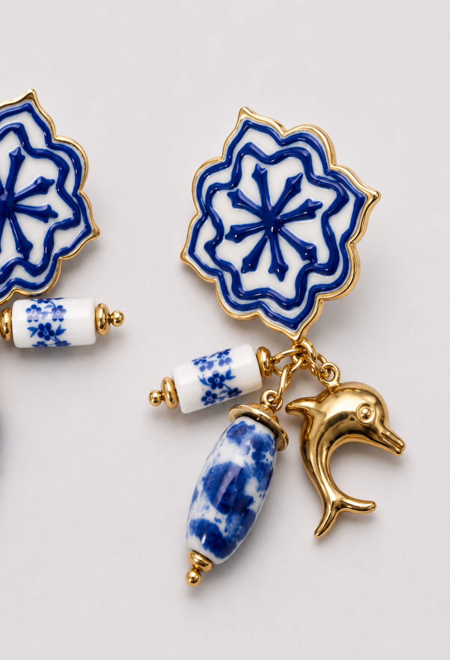Aretes Colgantes Delfín Porcelana Azul BYBLA - vista 2
