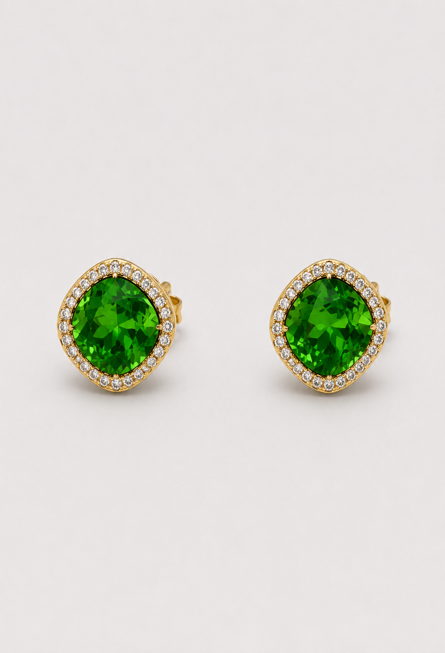 Aretes Topo Cristal Verde con Halo Dorado BYBLA