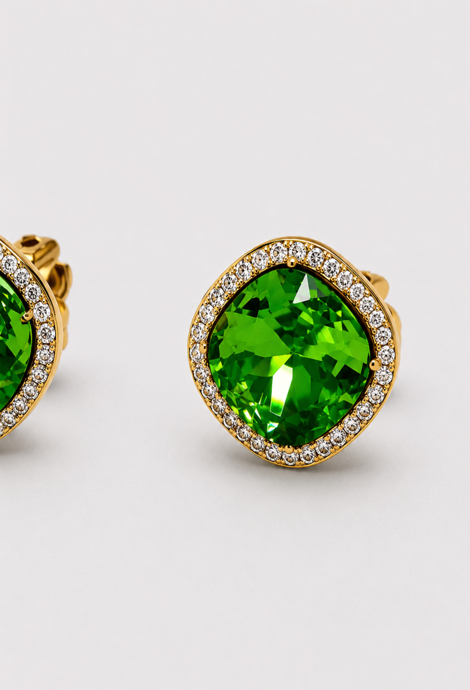 Aretes Topo Cristal Verde con Halo Dorado BYBLA - vista 2