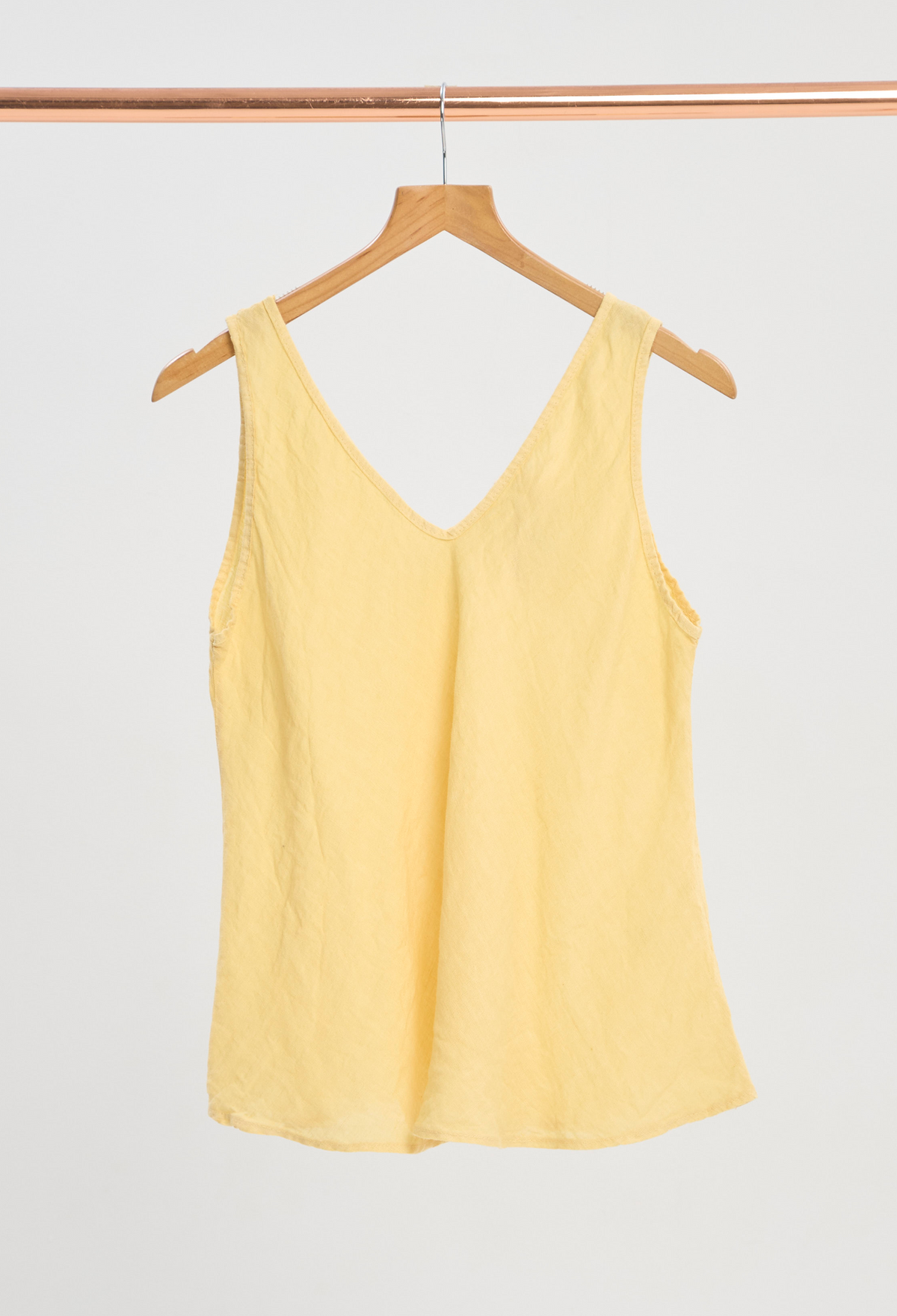 Blusa Lino Sisa Cuello V Amarillo BYBLA