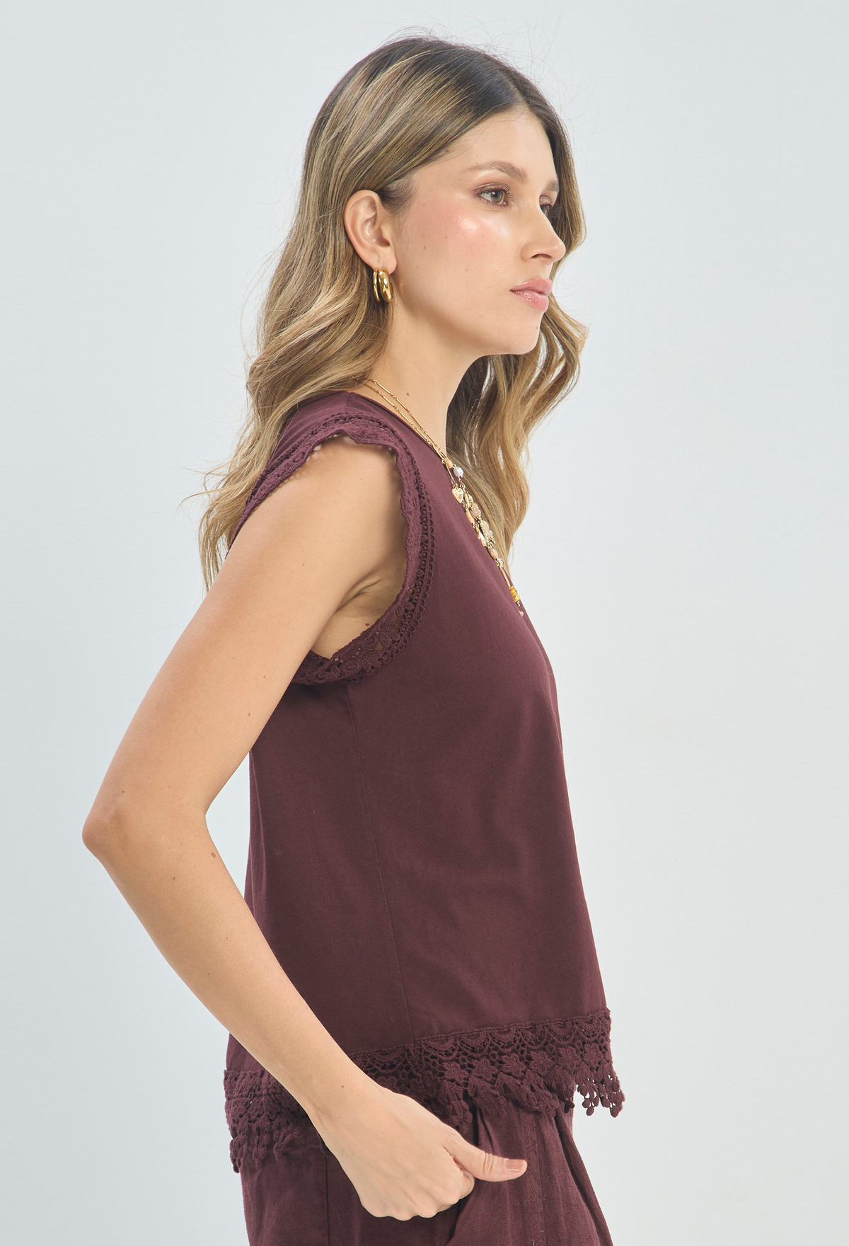 Blusa Algodón con Encaje Vinotinto BYBLA