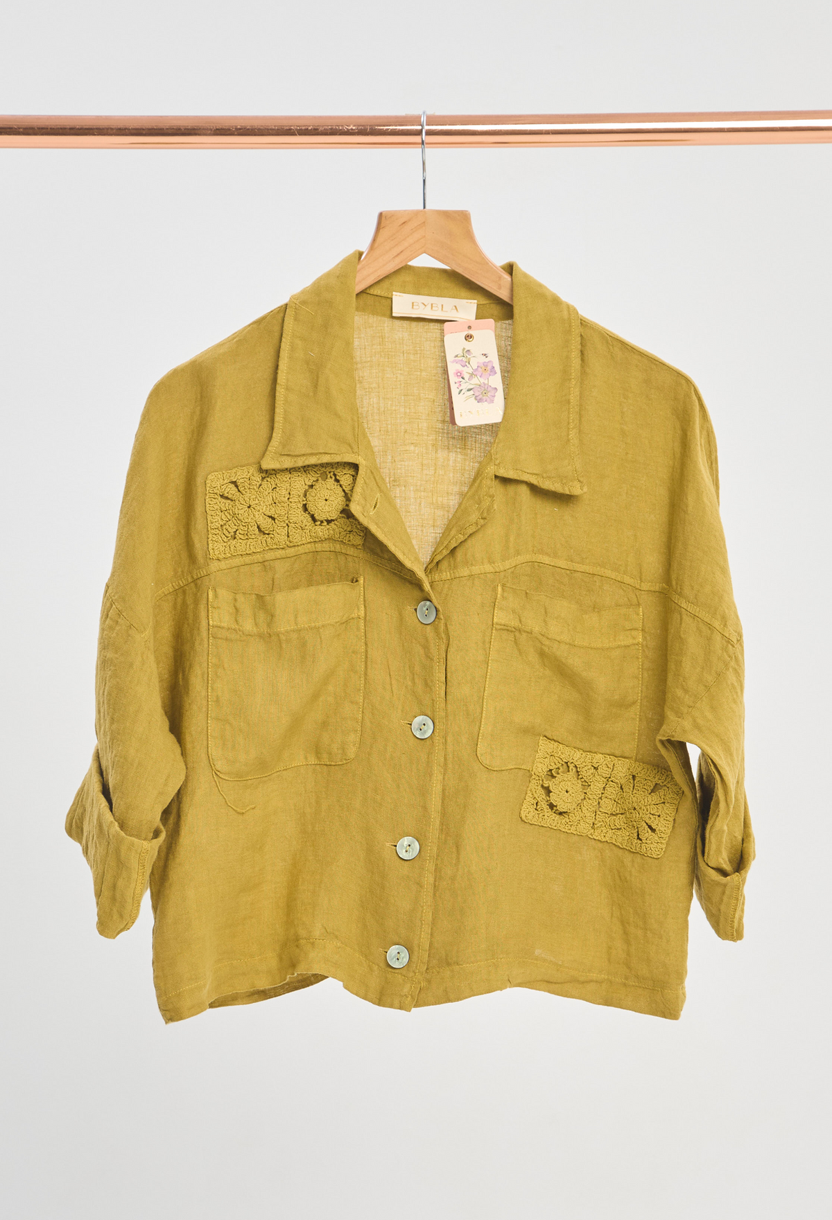Camisa Lino Bolsillos Crochet Verde Oliva BYBLA