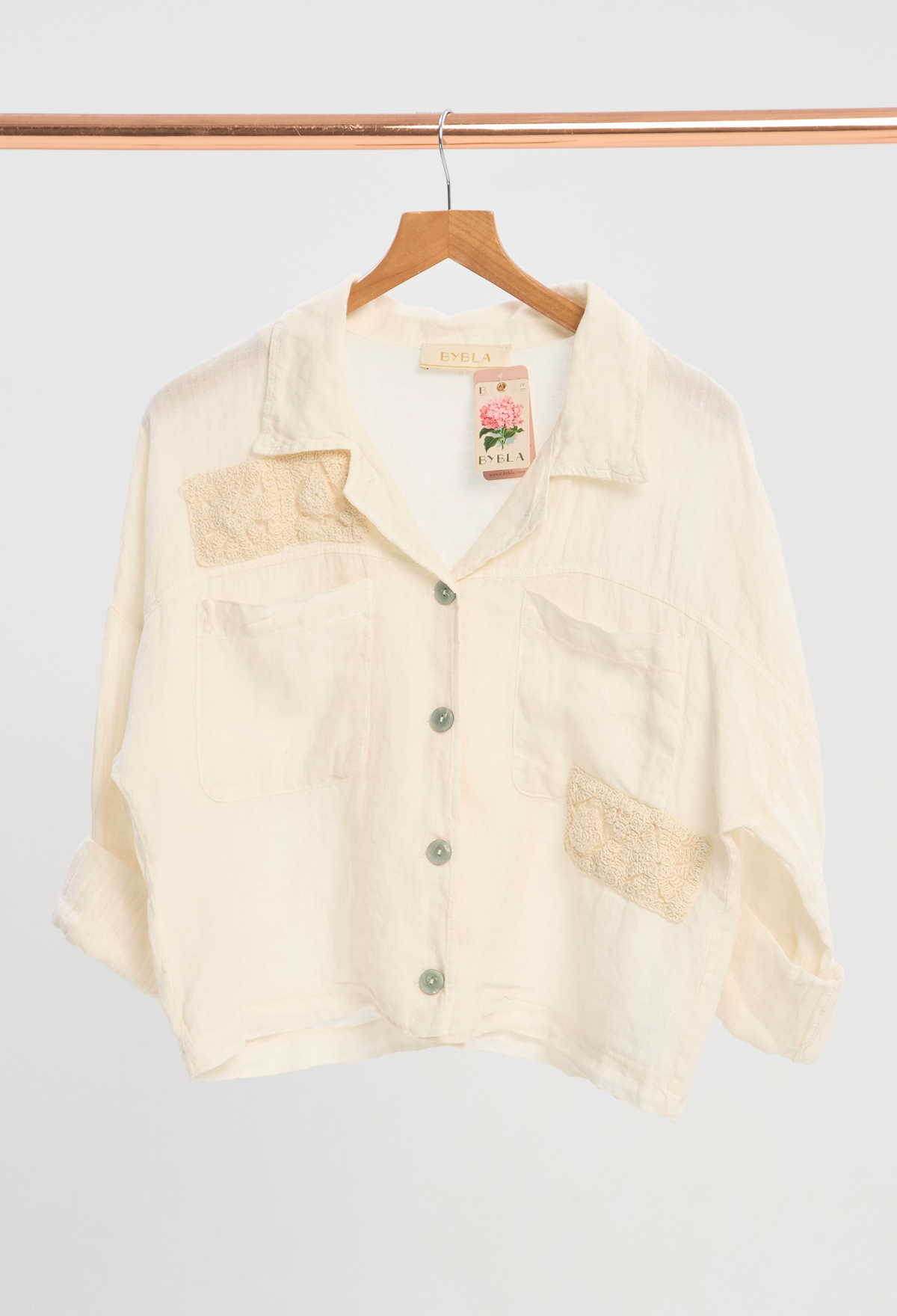 Camisa Lino Bolsillos Crochet Crema BYBLA