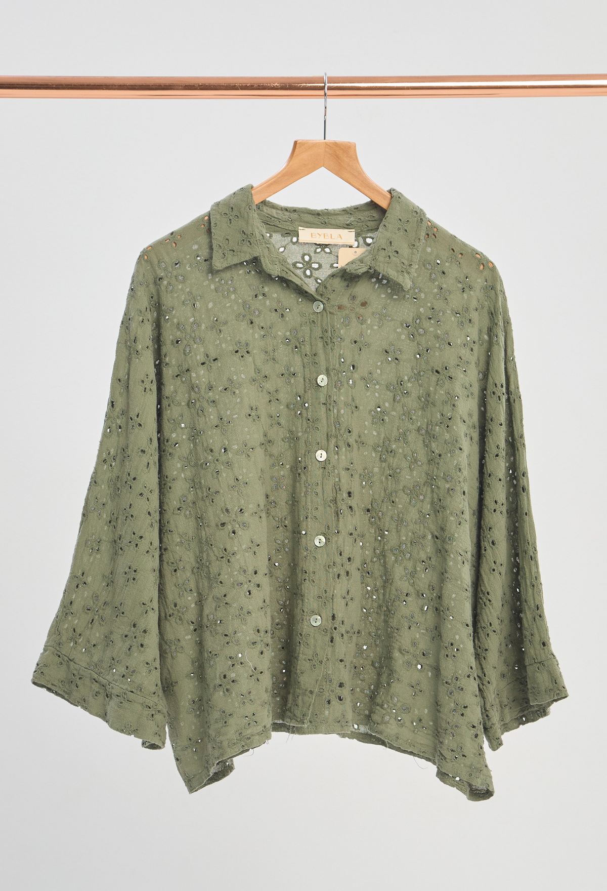 Blusa Calada Manga 3/4 Verde Oliva BYBLA