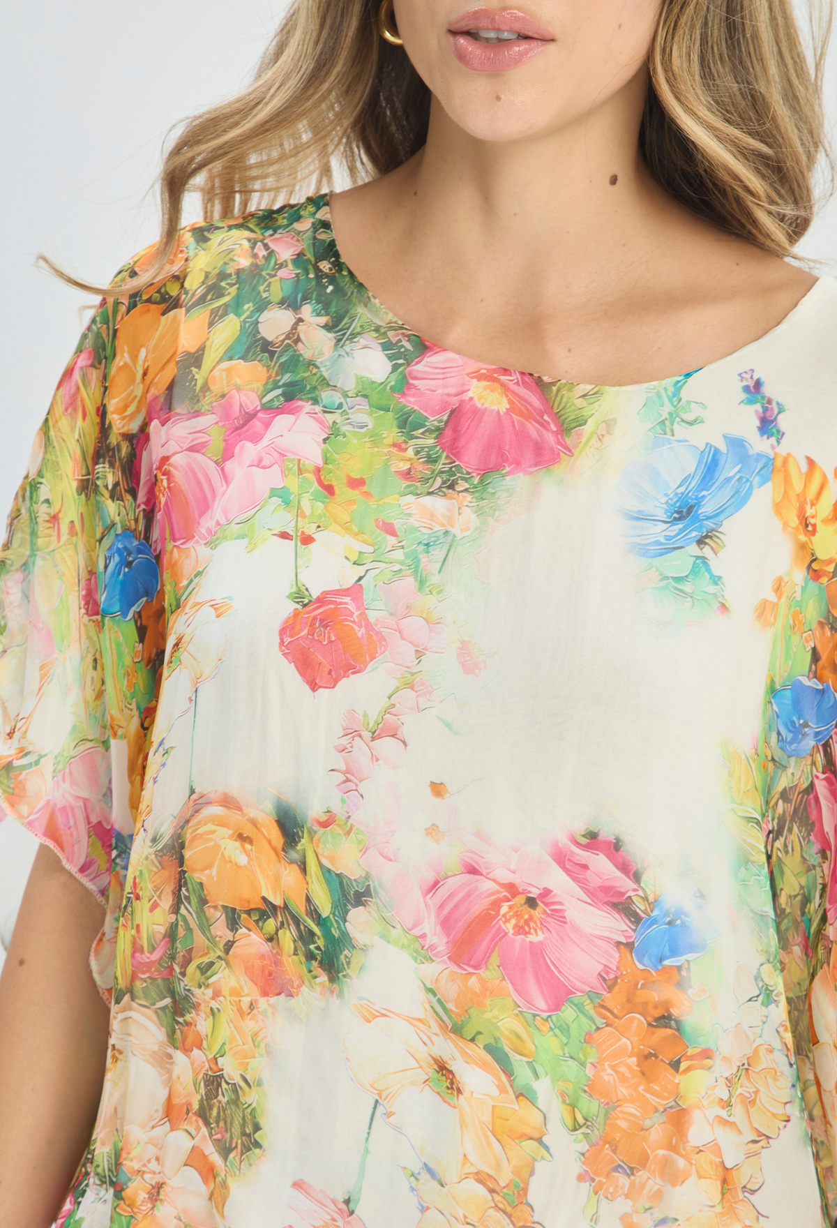 Blusa Seda Estampado Floral Crema BYBLA - vista 4