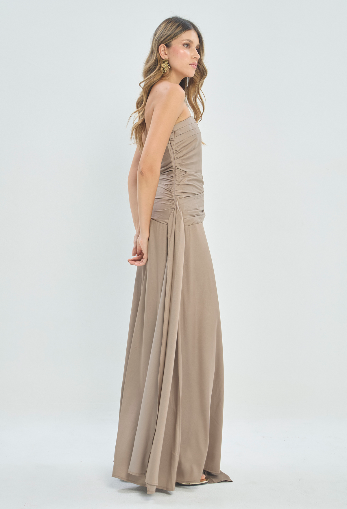 Vestido Largo Strapless con Drapeado Topo BYBLA - vista 3