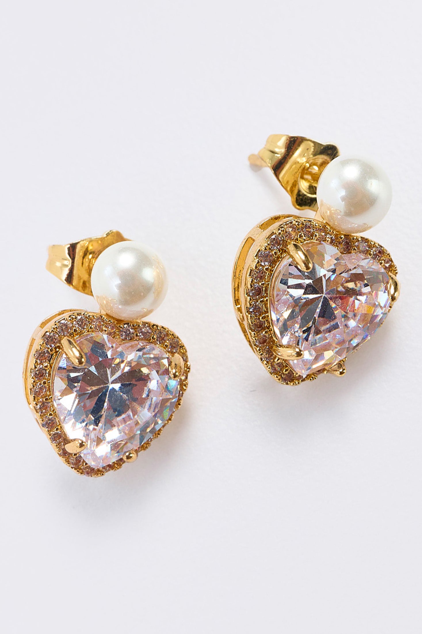 Aretes Topo Perla con Corazón Plateados