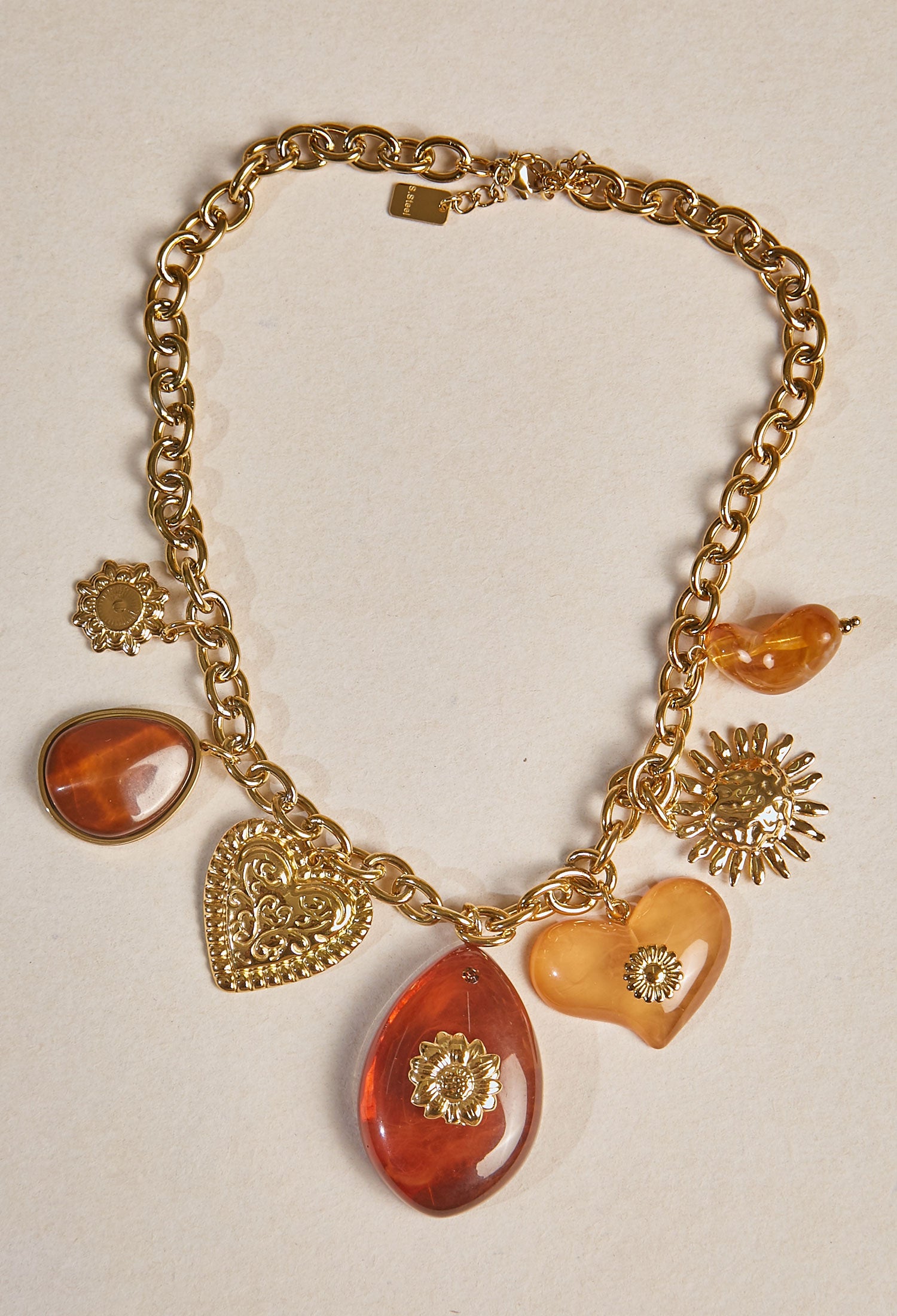 Collar Corto Dijes Sol y Corazón - BYBLA Colombia