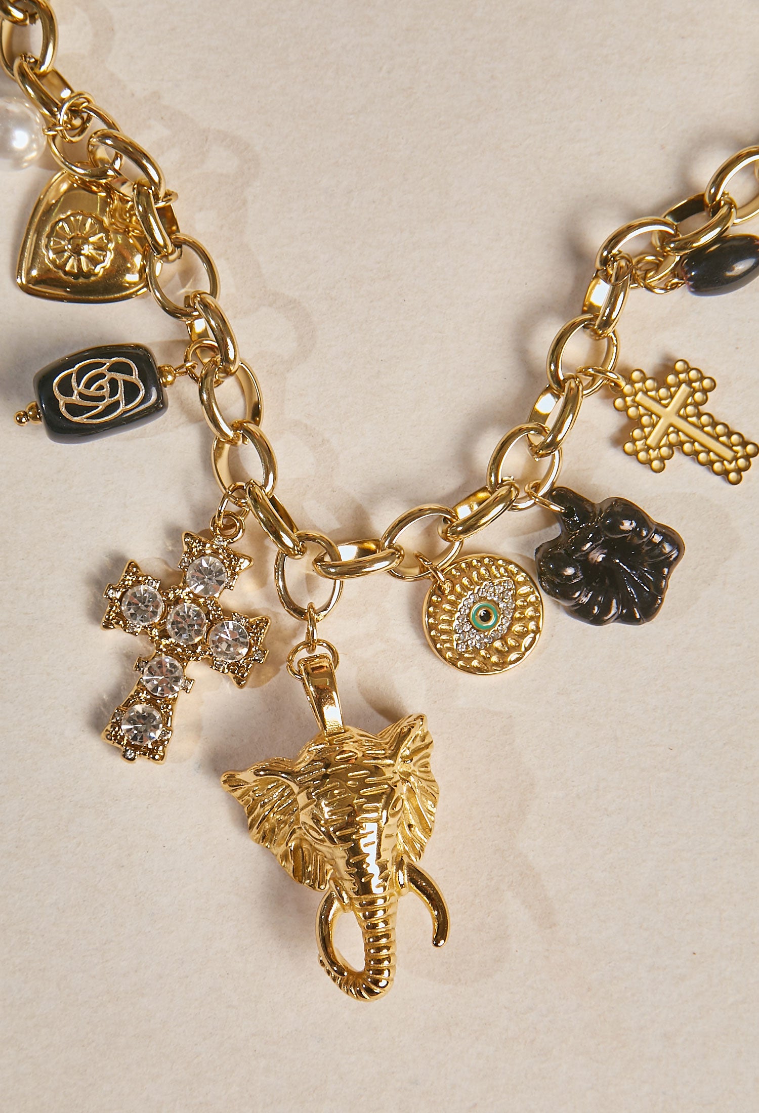 Collar Cadena Elefante Dorado vista 2 - BYBLA Colombia