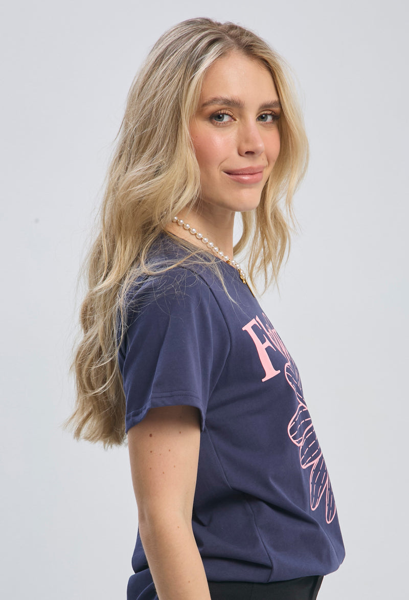 Camiseta Estampado FLOWER vista 2 - Outlet BYBLA Colombia