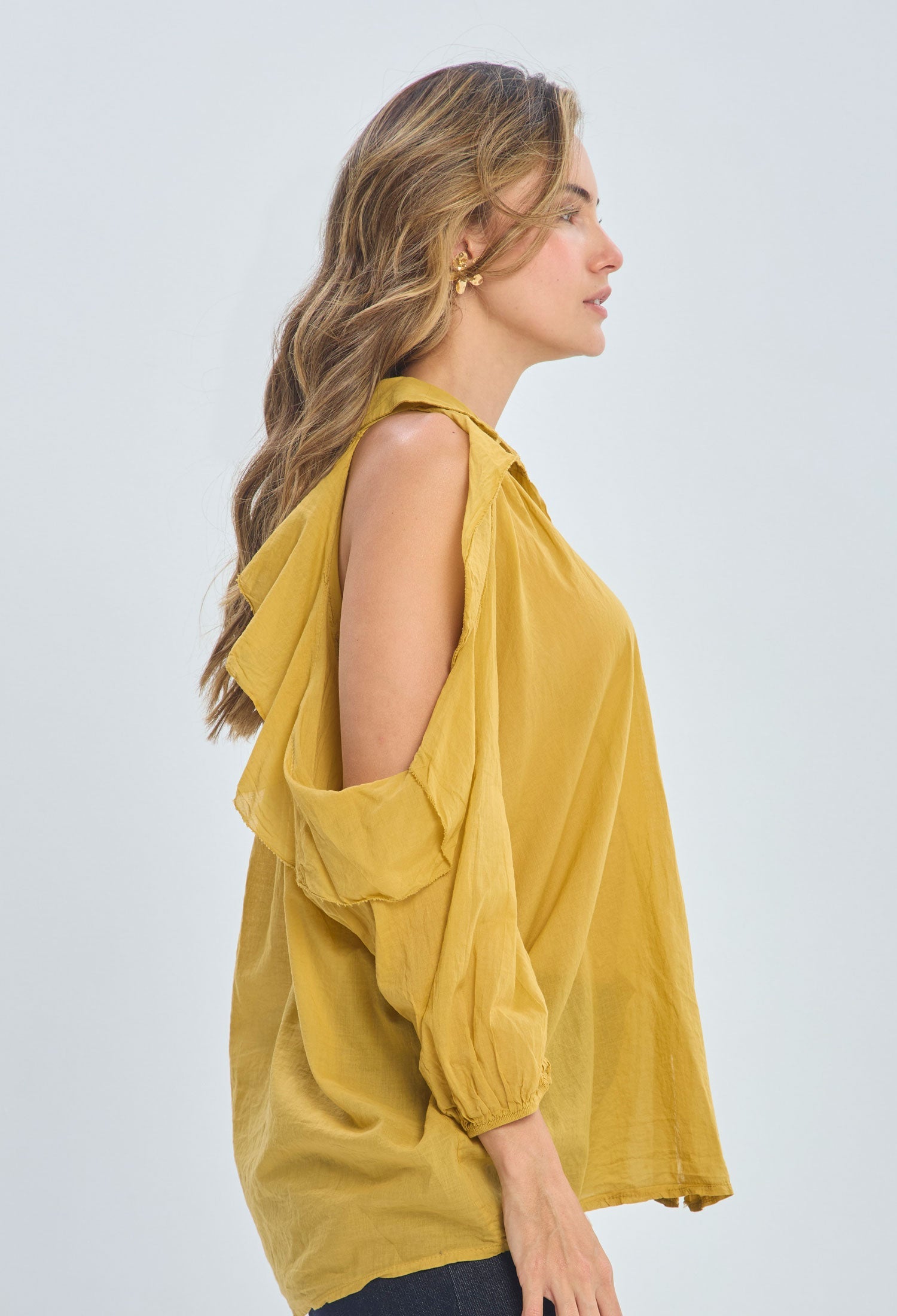 Blusa Hombro Descubierto vista 3 - Outlet BYBLA Colombia - NARANJAS