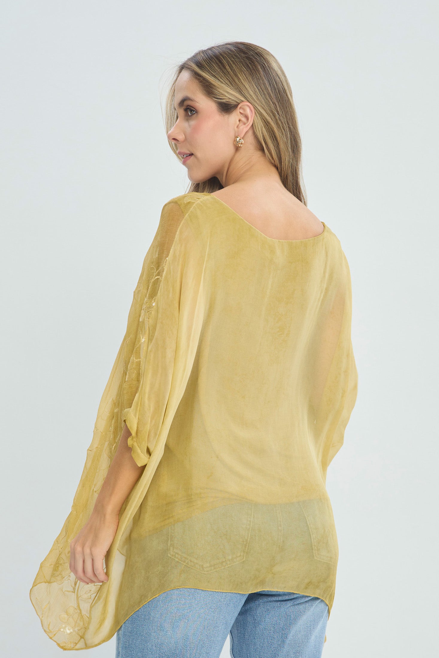 Blusa Seda Bordado Floral Lentejuelas vista 4 - Outlet BYBLA Colombia