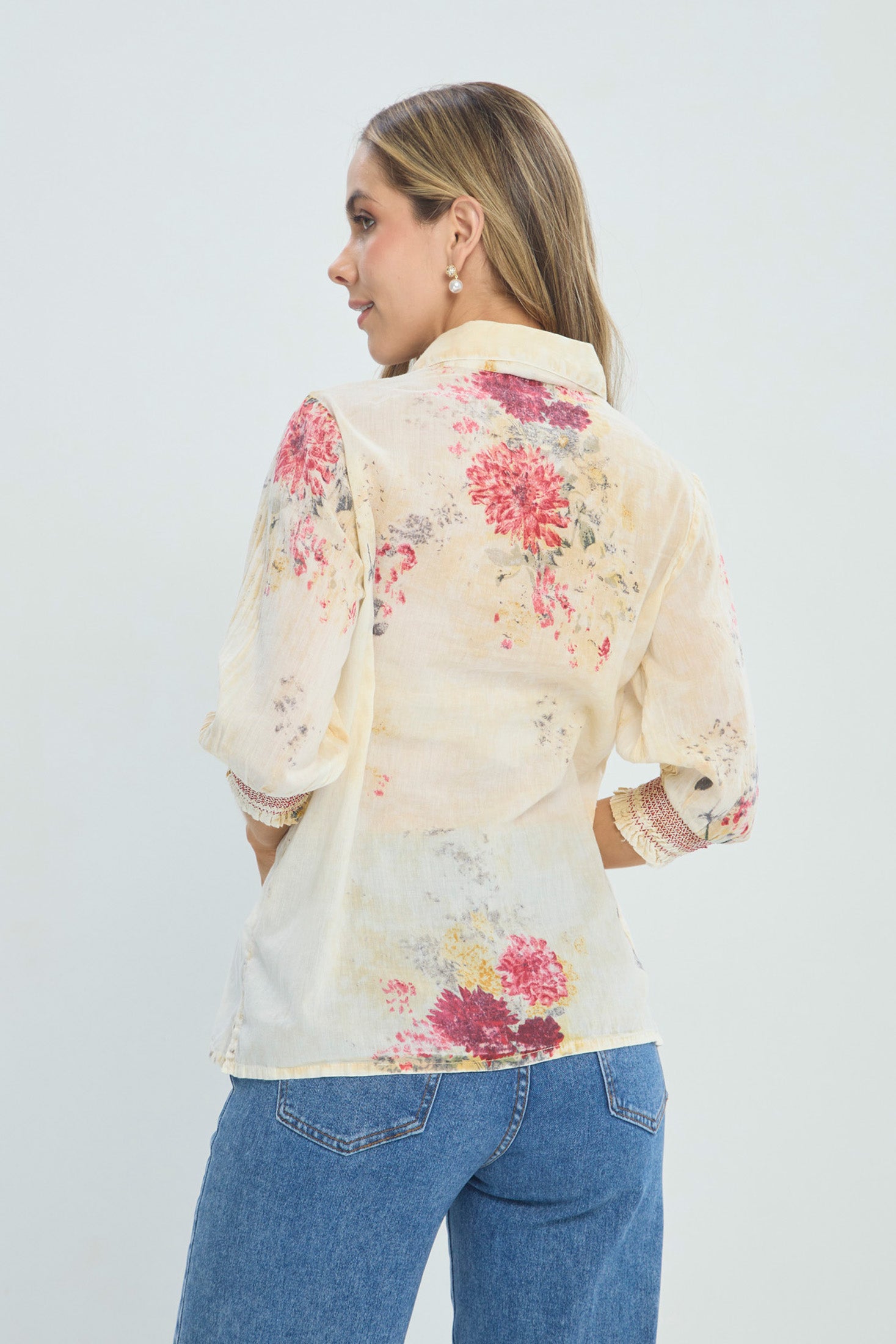 Blusa en Algodón Floral vista 2 - Outlet BYBLA Colombia