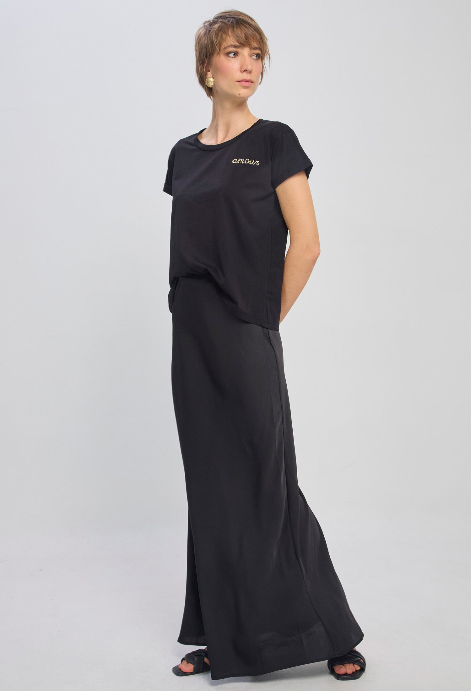 Camiseta Básica Amour Mujer NEW - BYBLA U / NEGROS BLUSA
