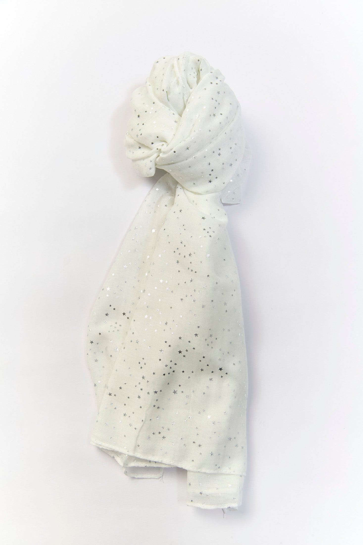 Chalina larga blanca con hilo plateado