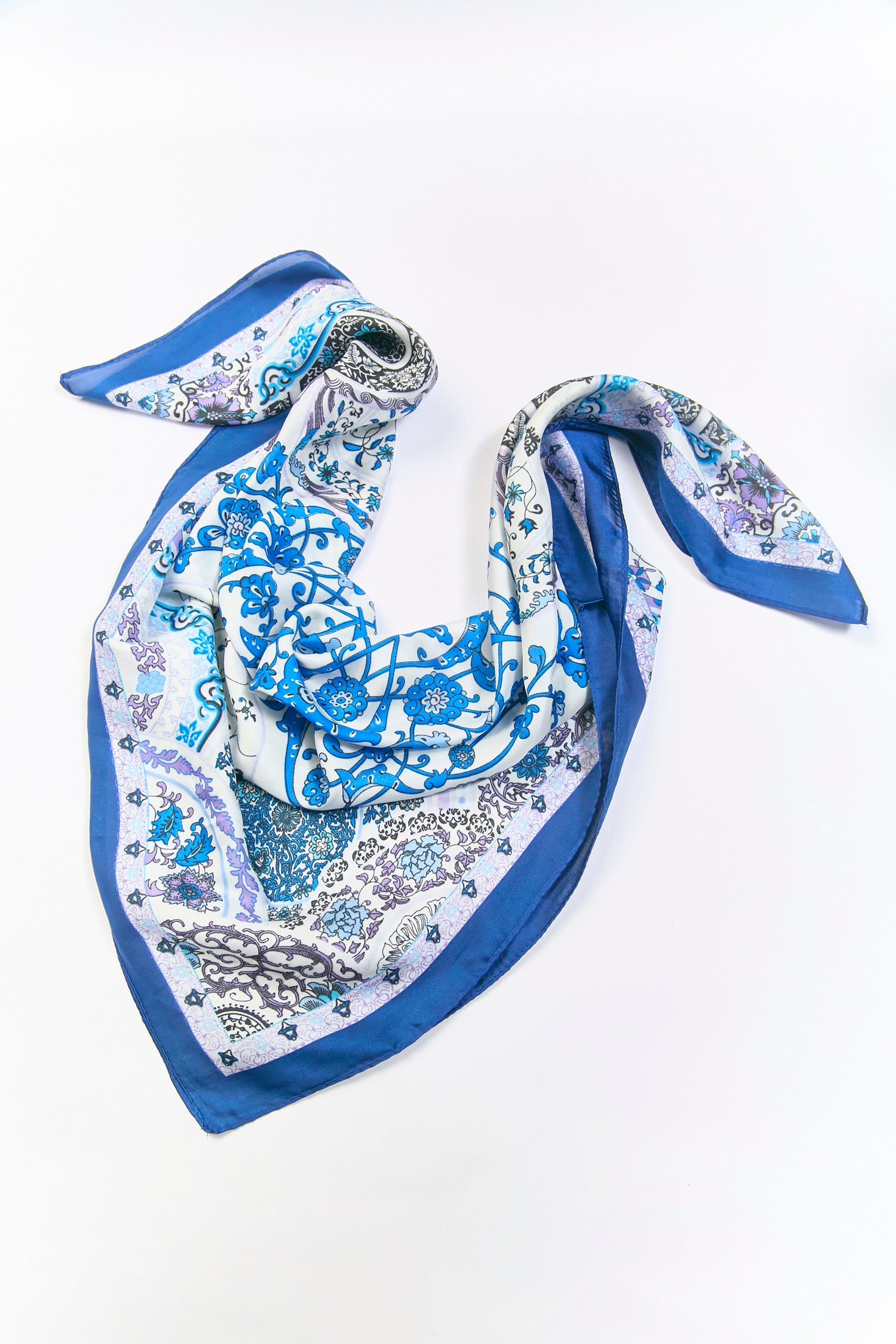 Pañoleta multiuso azul con estampado clásico