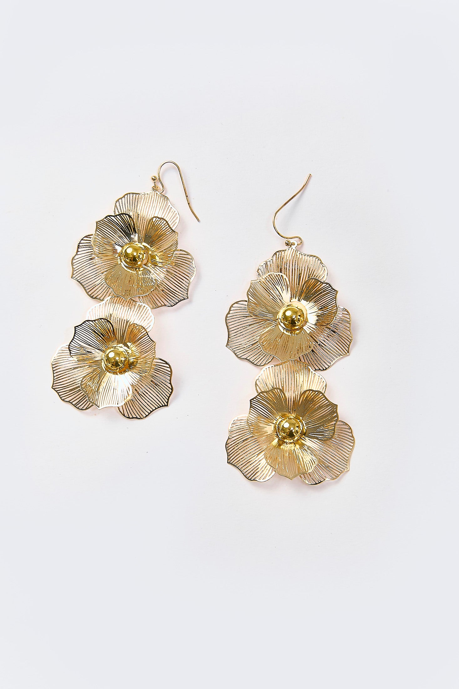 Aretes Colgantes Flor Dorados