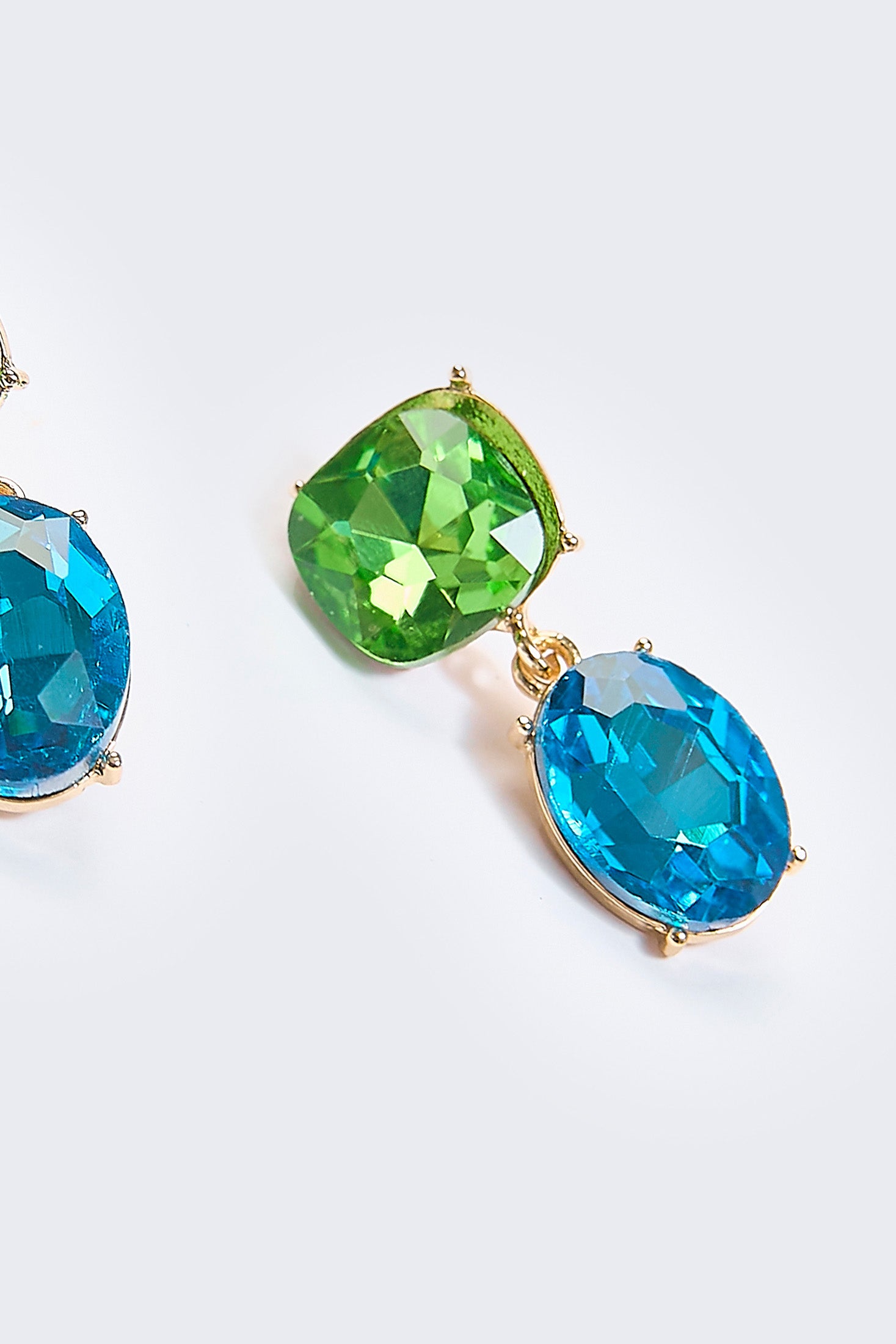 Aretes Vidrio Color Dorados
