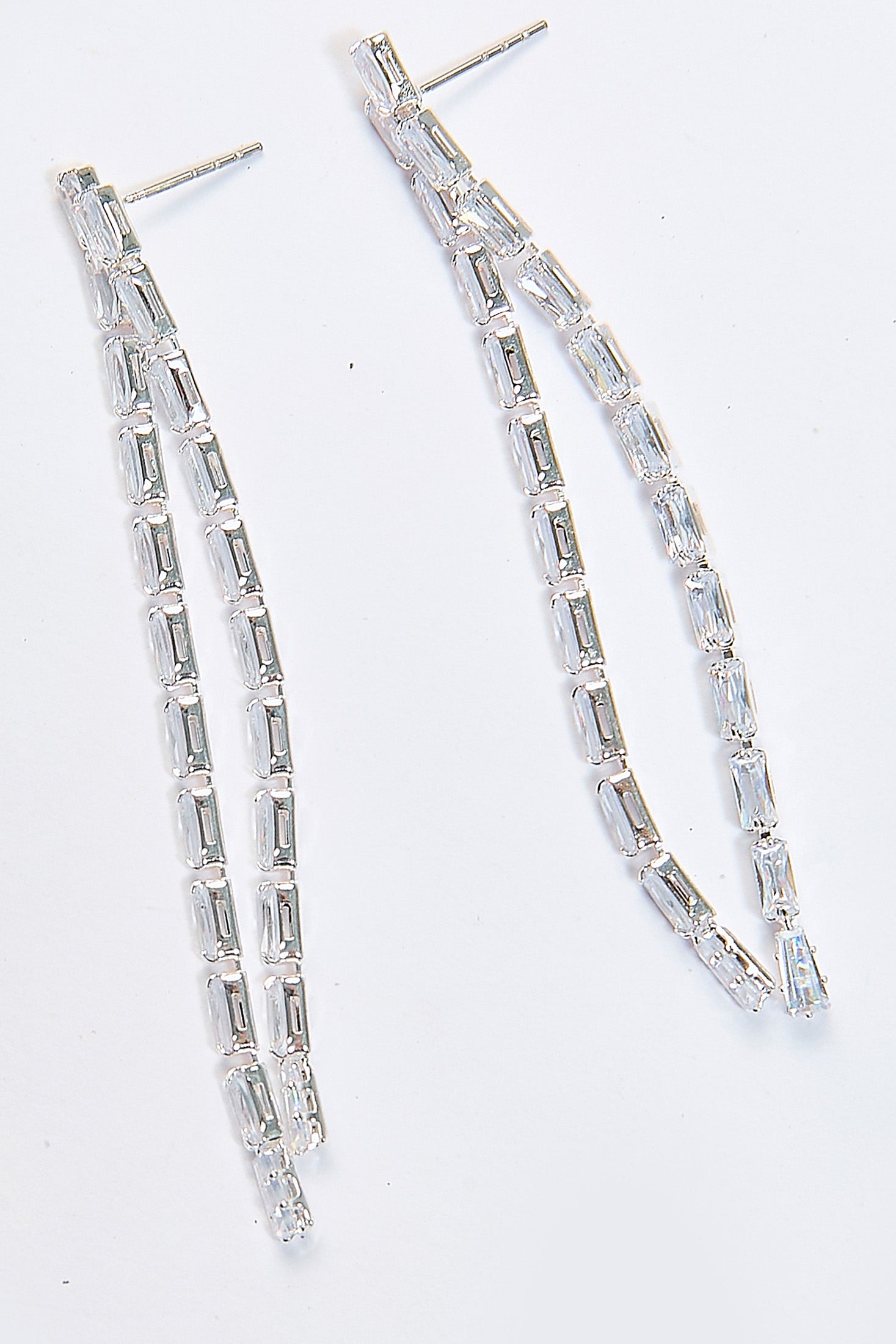 Aretes Líneas Baguette CZ Plateados