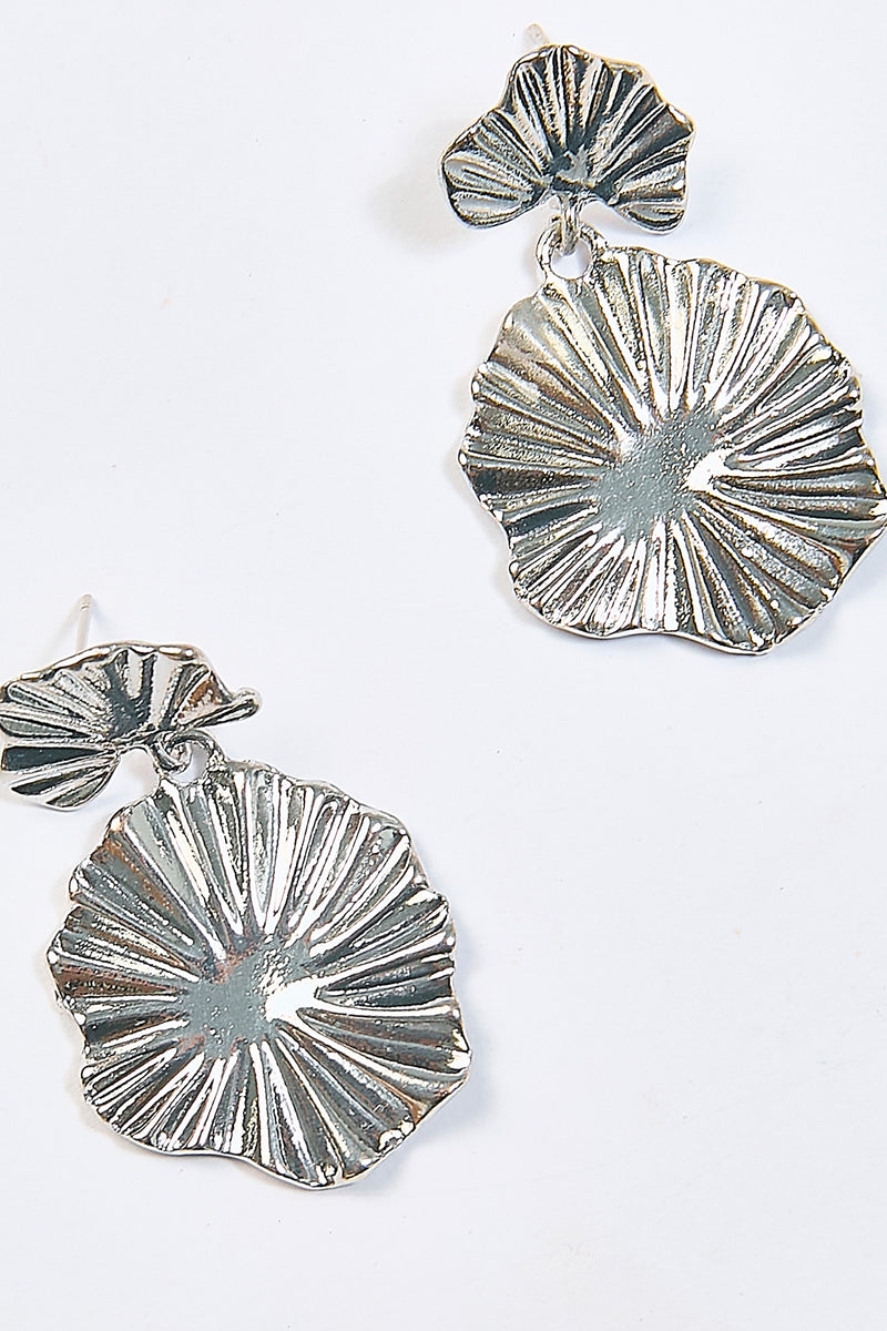 Aretes Colgantes Pétalo Plisado Plateados