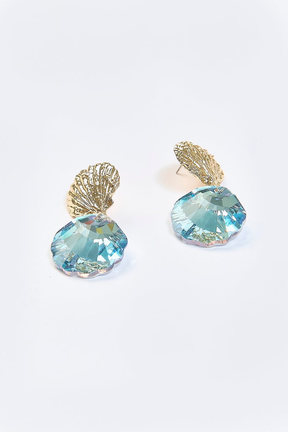 Aretes Colgantes Eslabón Concha Marina Dorados