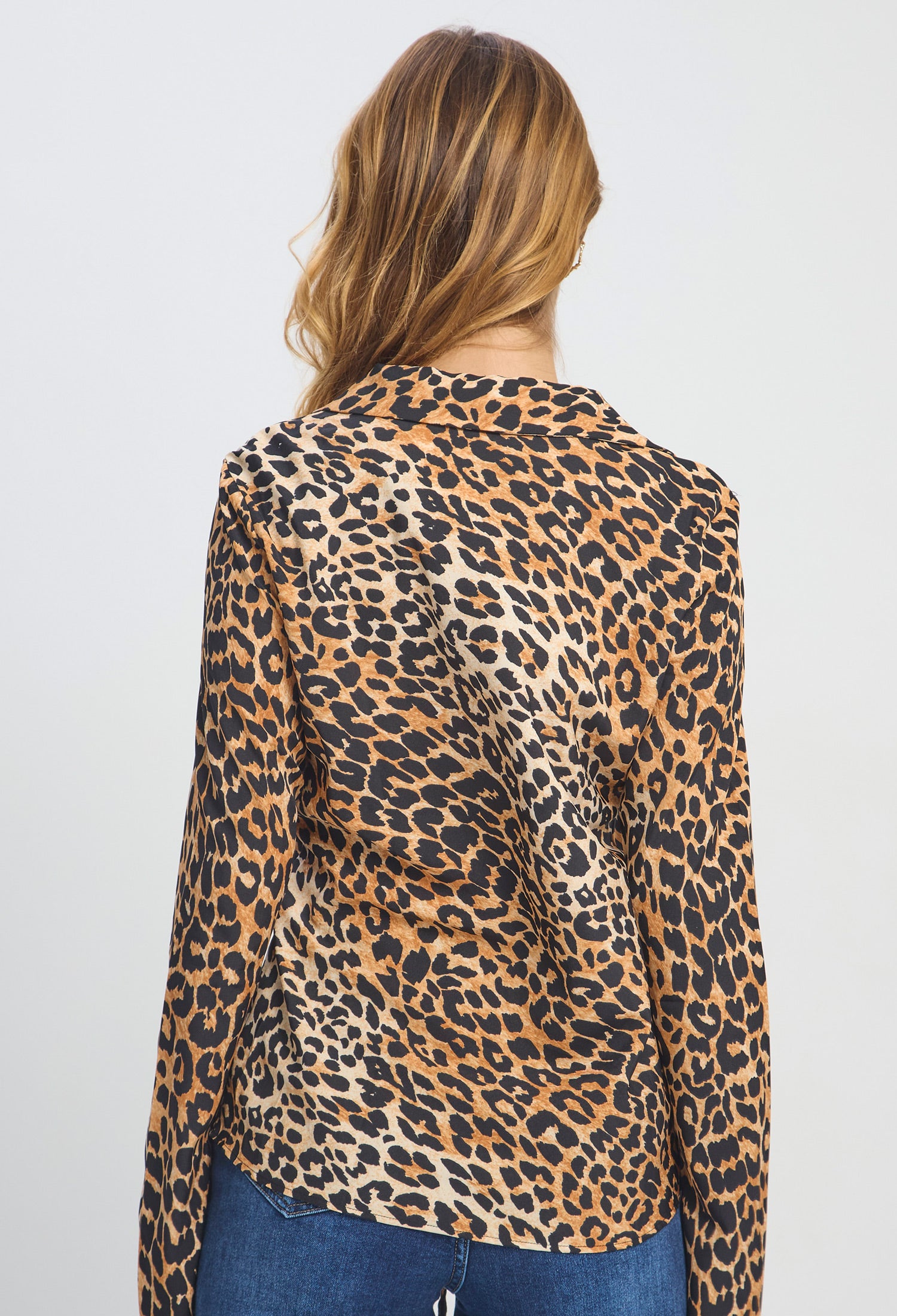 Blusa Animal Print vista 5 - Outlet BYBLA Colombia