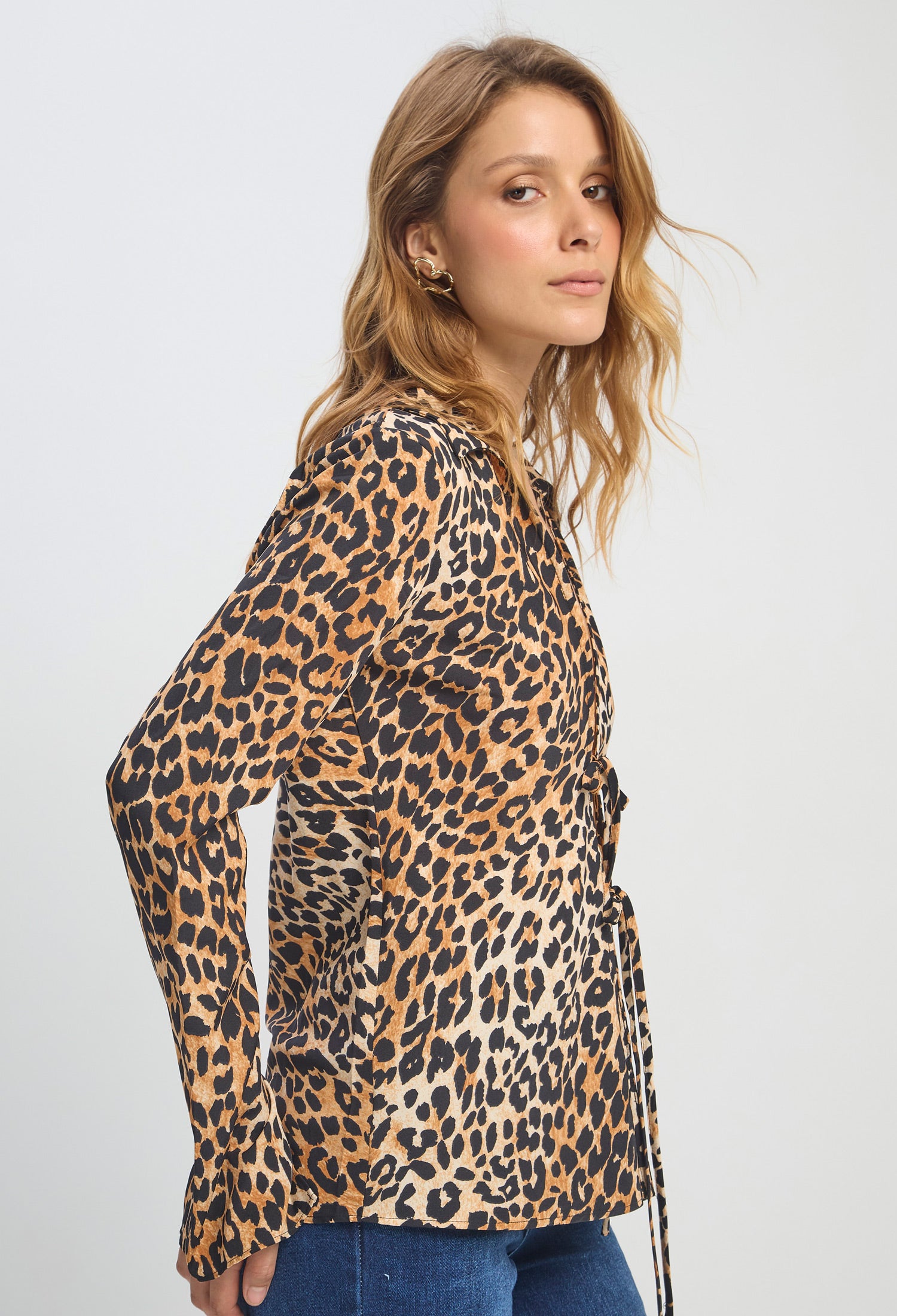 Blusa Animal Print vista 6 - Outlet BYBLA Colombia