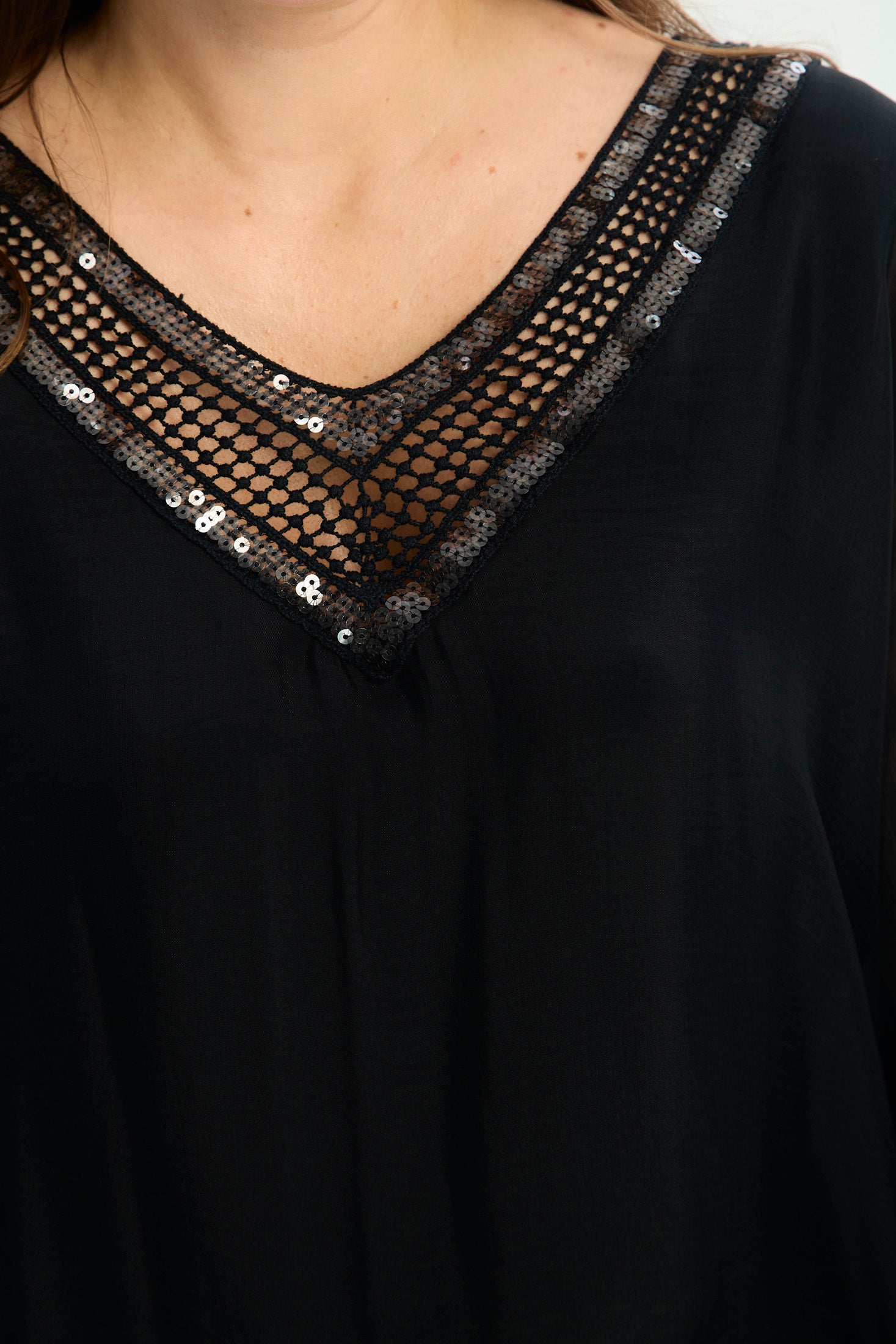 Blusa en Seda con Detalles de Lentejuelas NEW