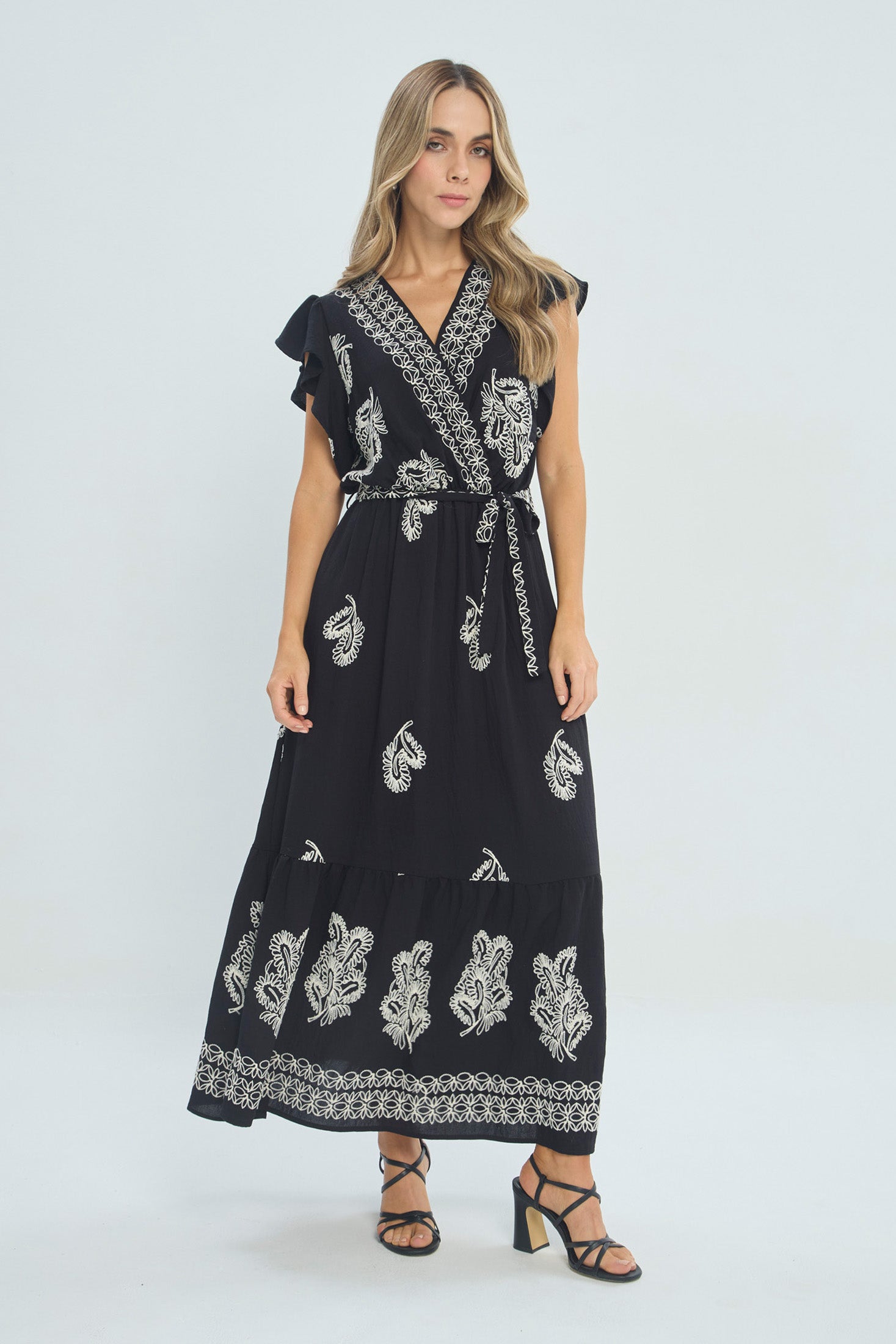 Vestido Largo Bordado - Outlet BYBLA Colombia