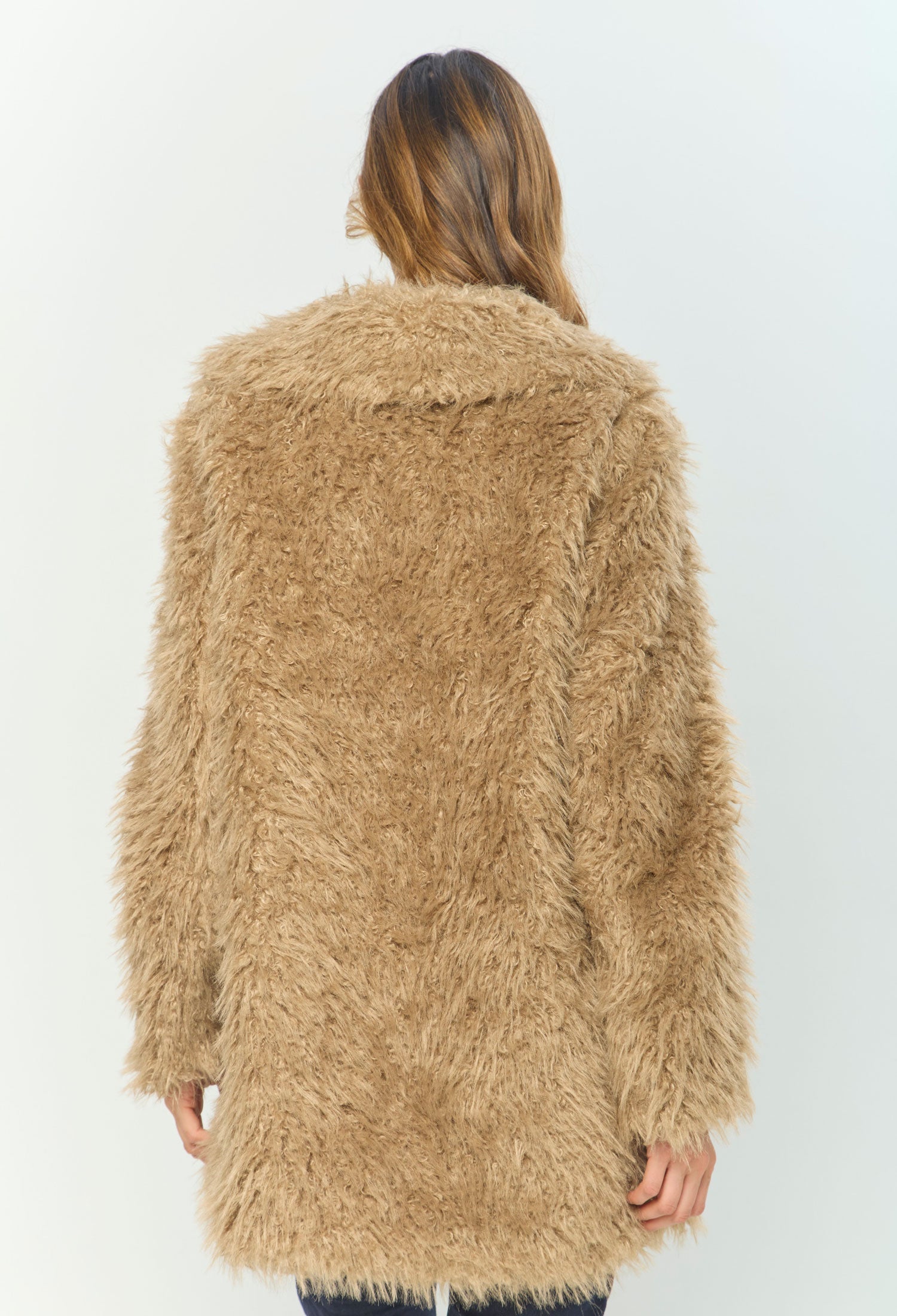 Chaqueta Afelpada vista 3 - BYBLA Colombia