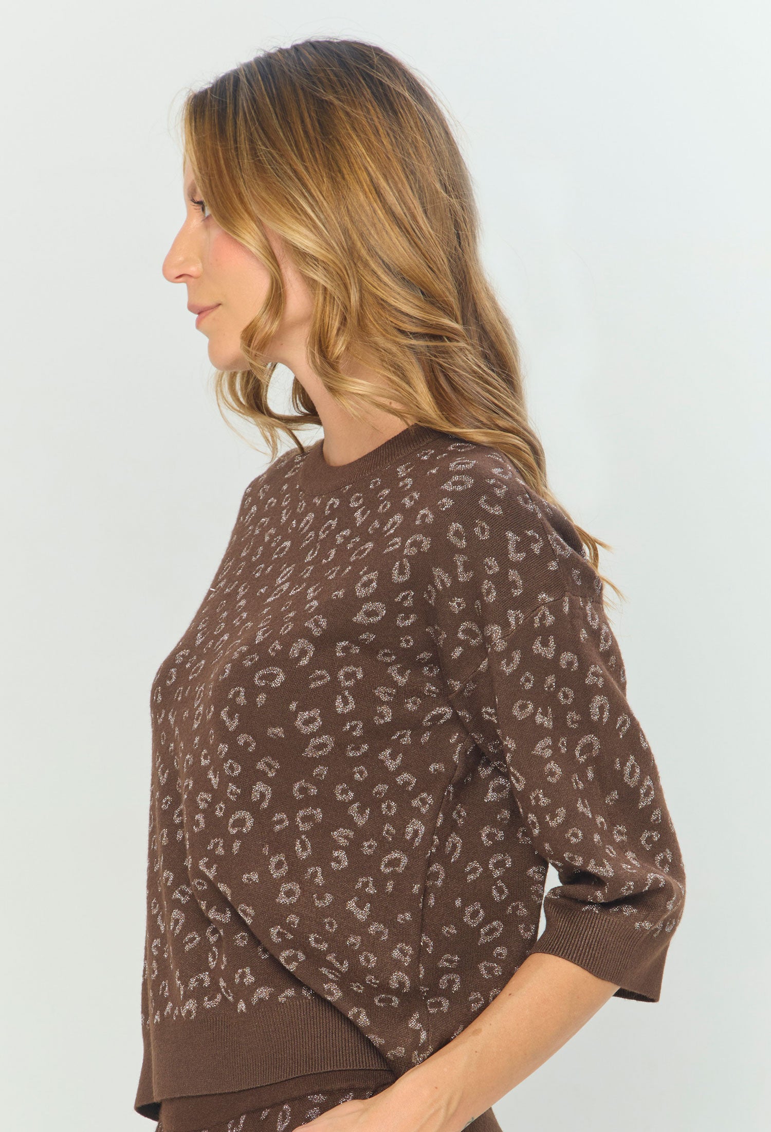Blusa Animal Print vista 3 - Outlet BYBLA Colombia