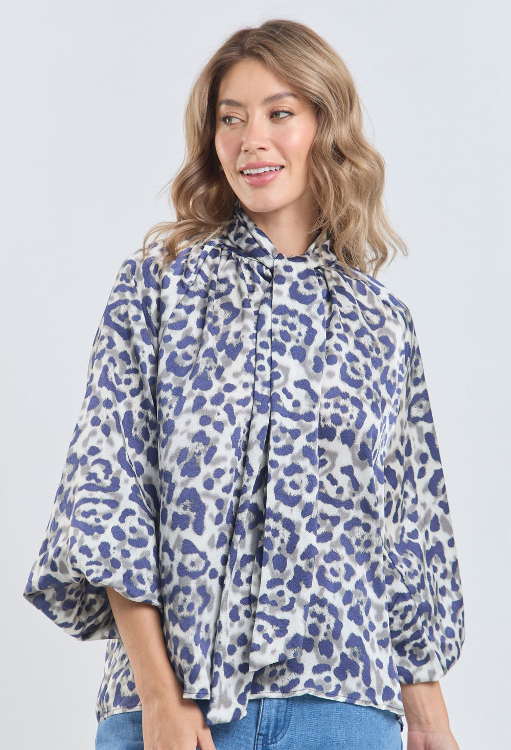 Blusa Diseño Animal Print Azul - Outlet BYBLA Colombia