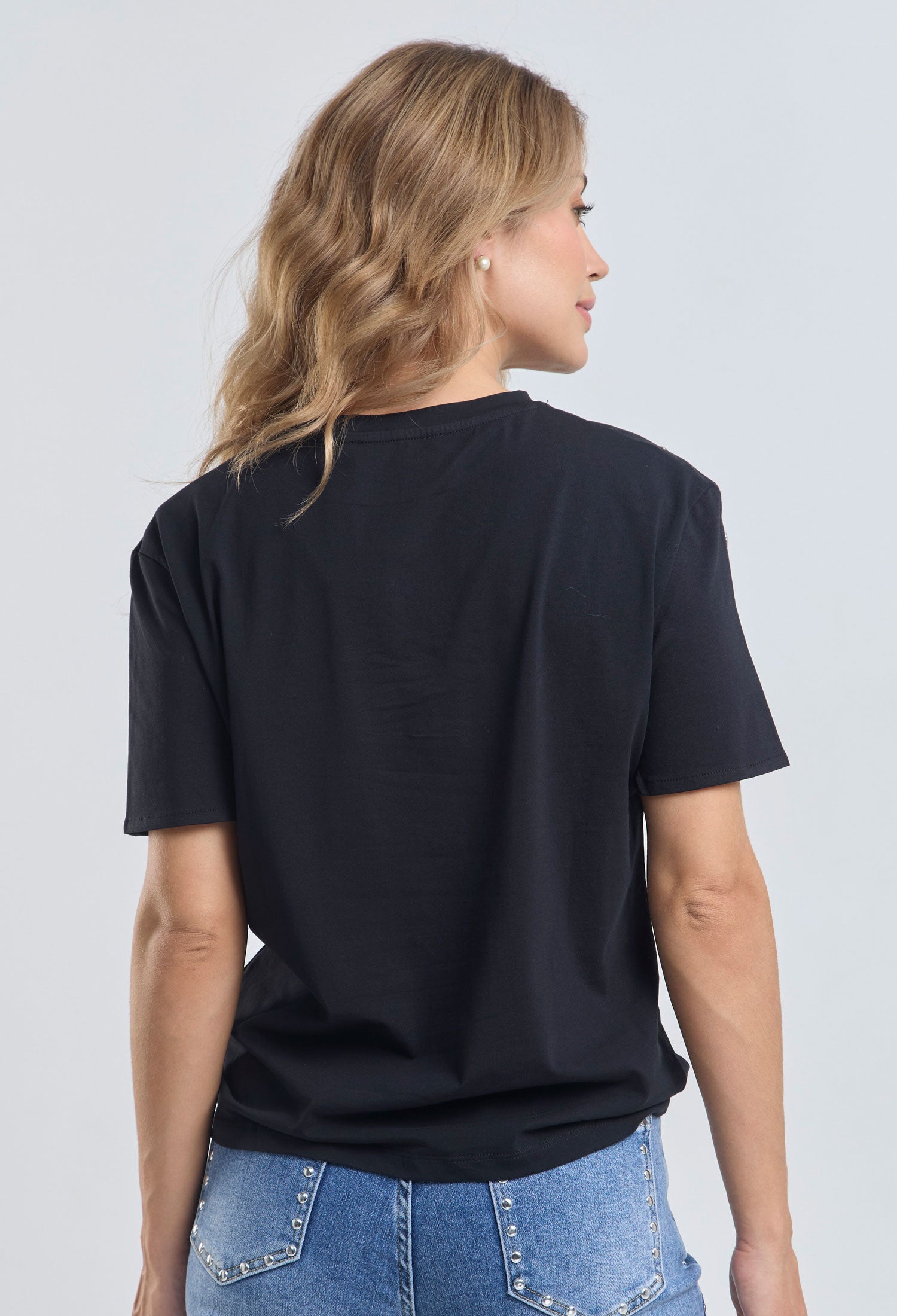 Camiseta Apliques Metálicos