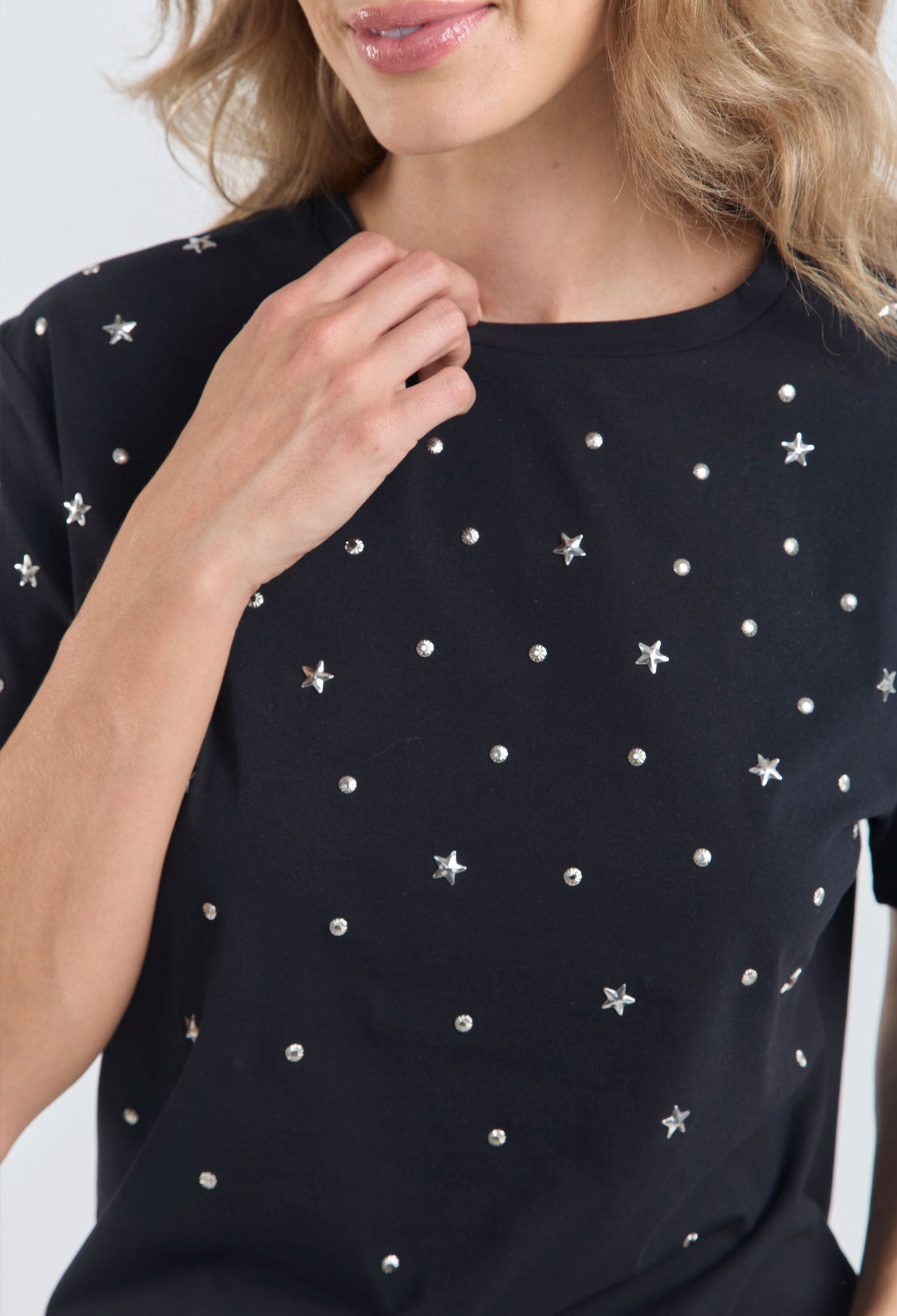 Camiseta Apliques Metálicos