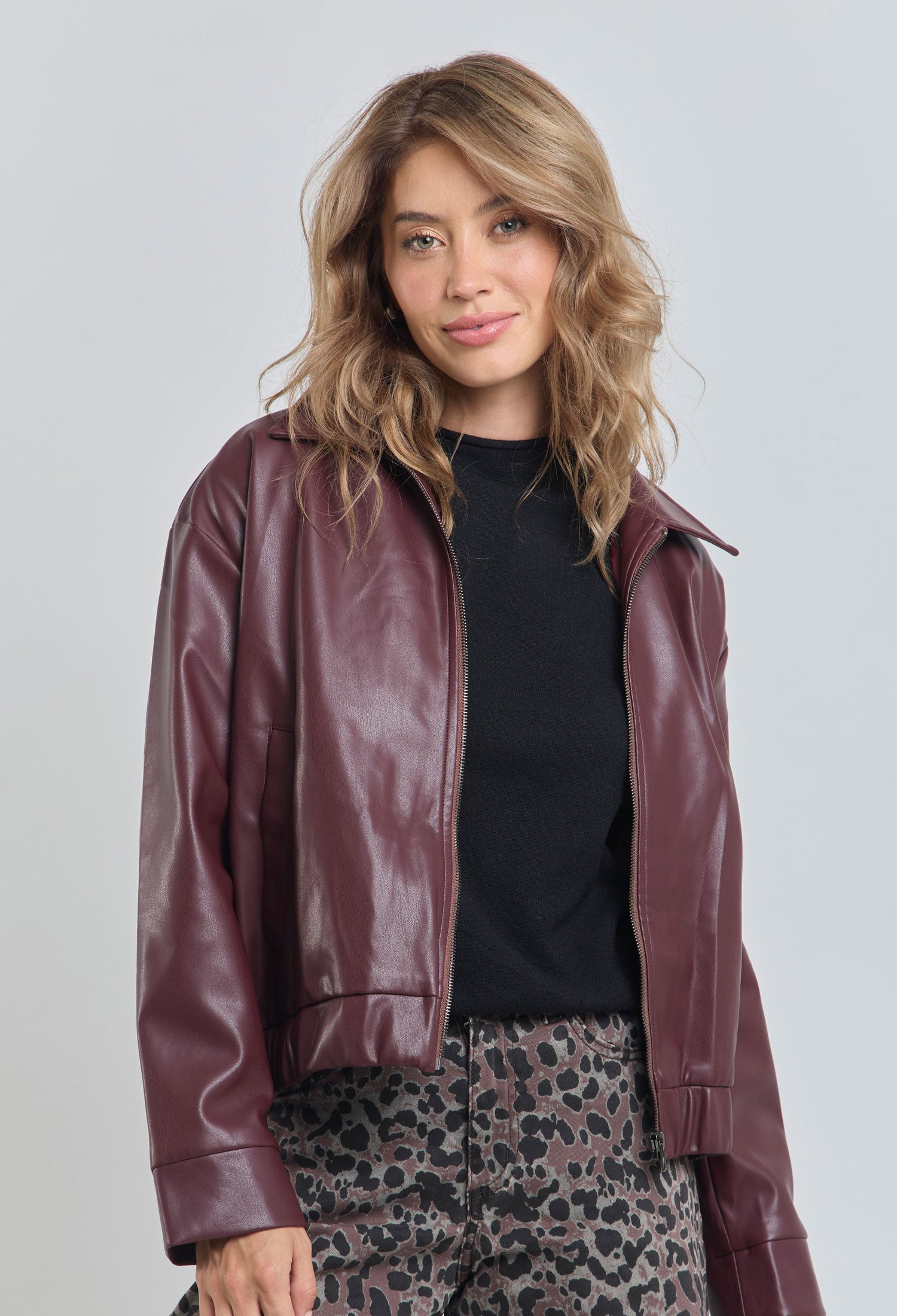 Chaqueta Cuerina Corta - SALE